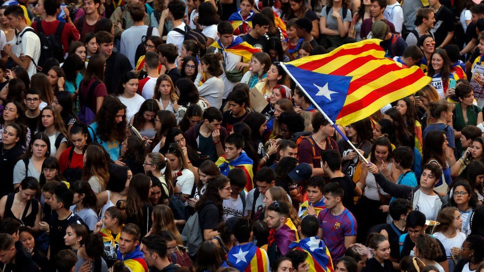 Decenas de miles de catalanes han salido estos días a las calles.