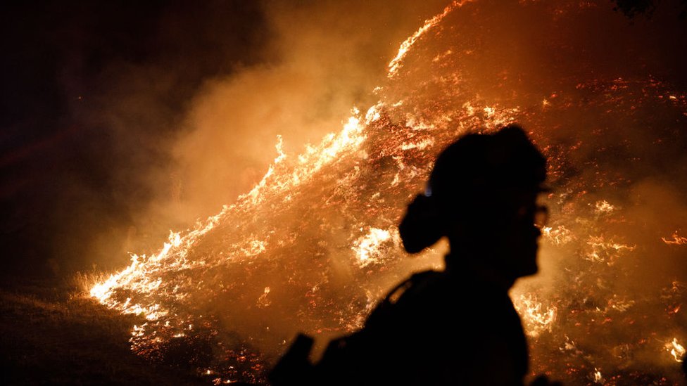 El gobernador de California, Gavin Newsom, declaró este domingo una emergencia en todo el estado. Foto: Getty Images