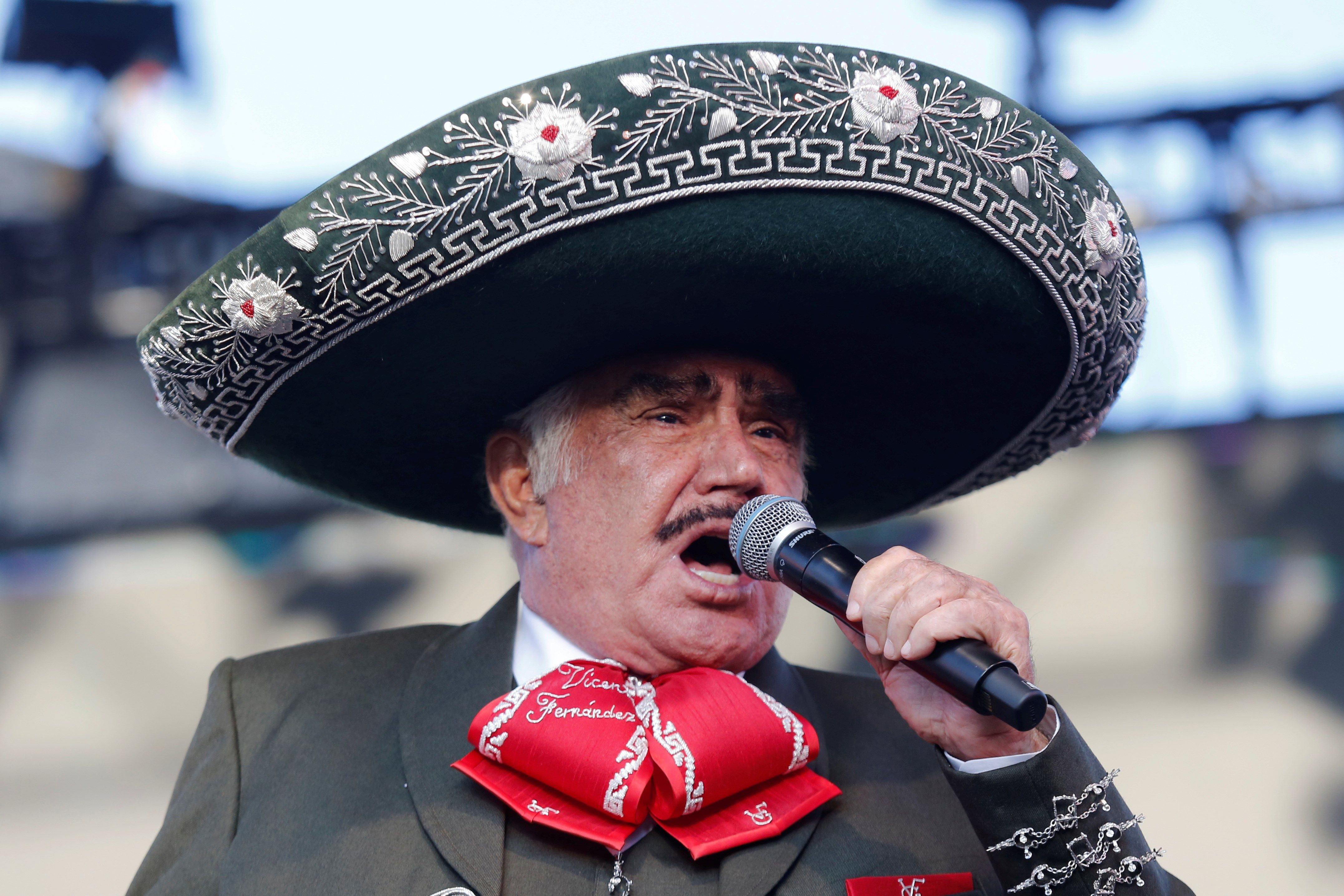 Vicente Fernández se encuentra hospitalizado desde el pasado viernes en una unidad médica de Jalisco, México. (Foto Prensa Libre: EFE)