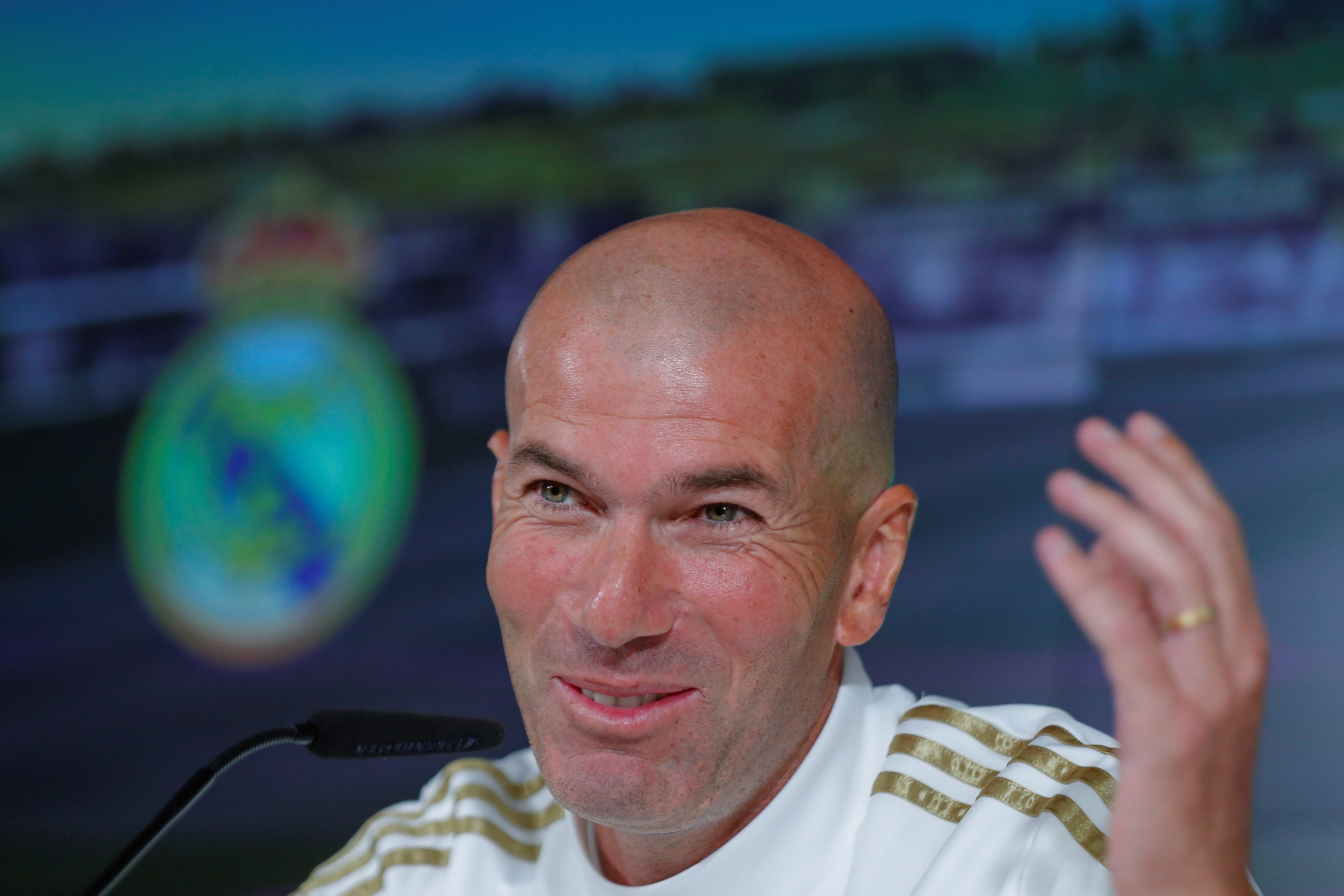 Zinedine Zidane dice que lo importante es llegar bien al Clásico, sin importar la fecha. (Foto Prensa Libre: EFE)