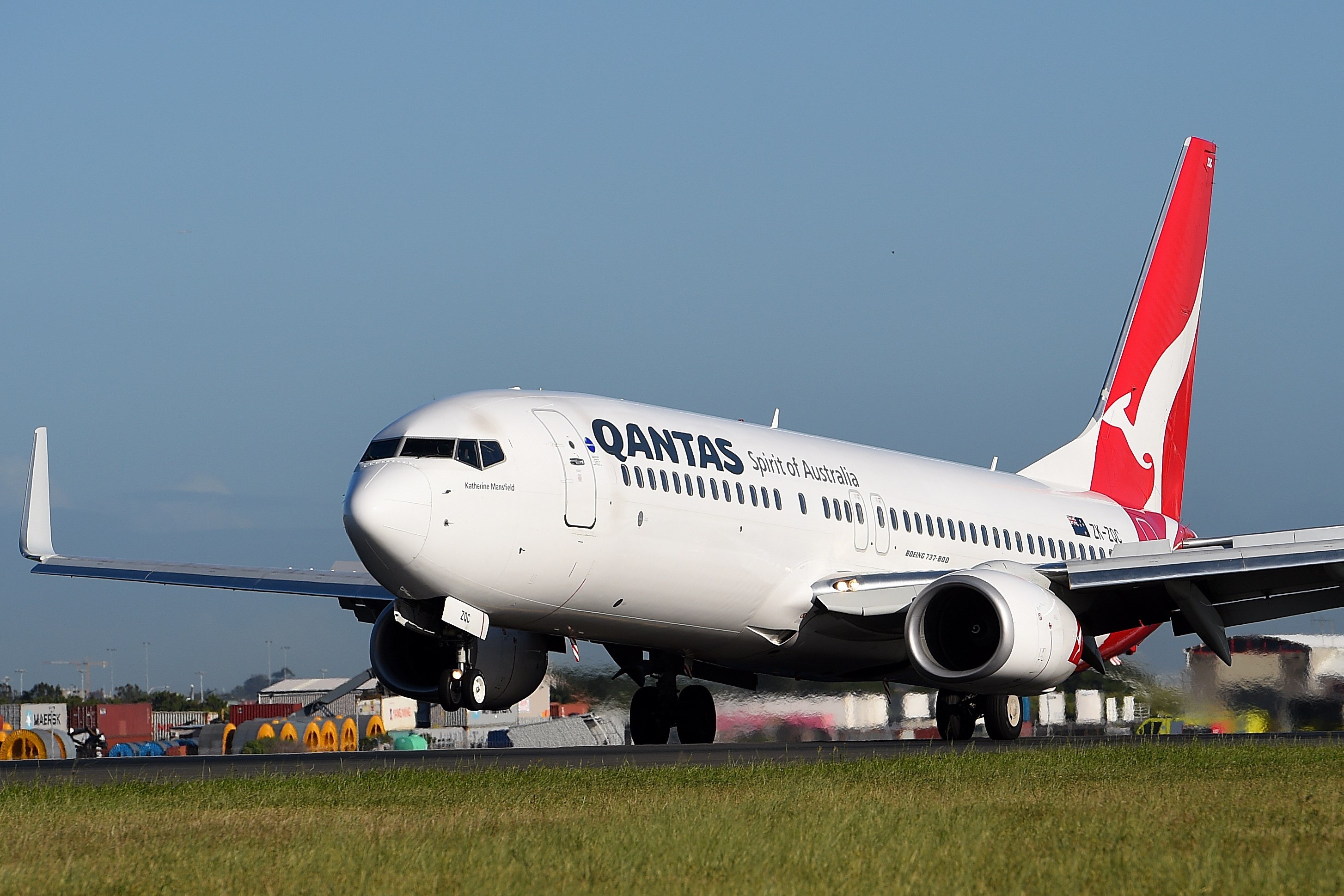 La aerolína australiana Qantas revisó 33 aviones Boeing 737 de su flota tras descubrir grietas estructurales en uno de sus aeronaves. (Foto Prensa Libre: EFE)