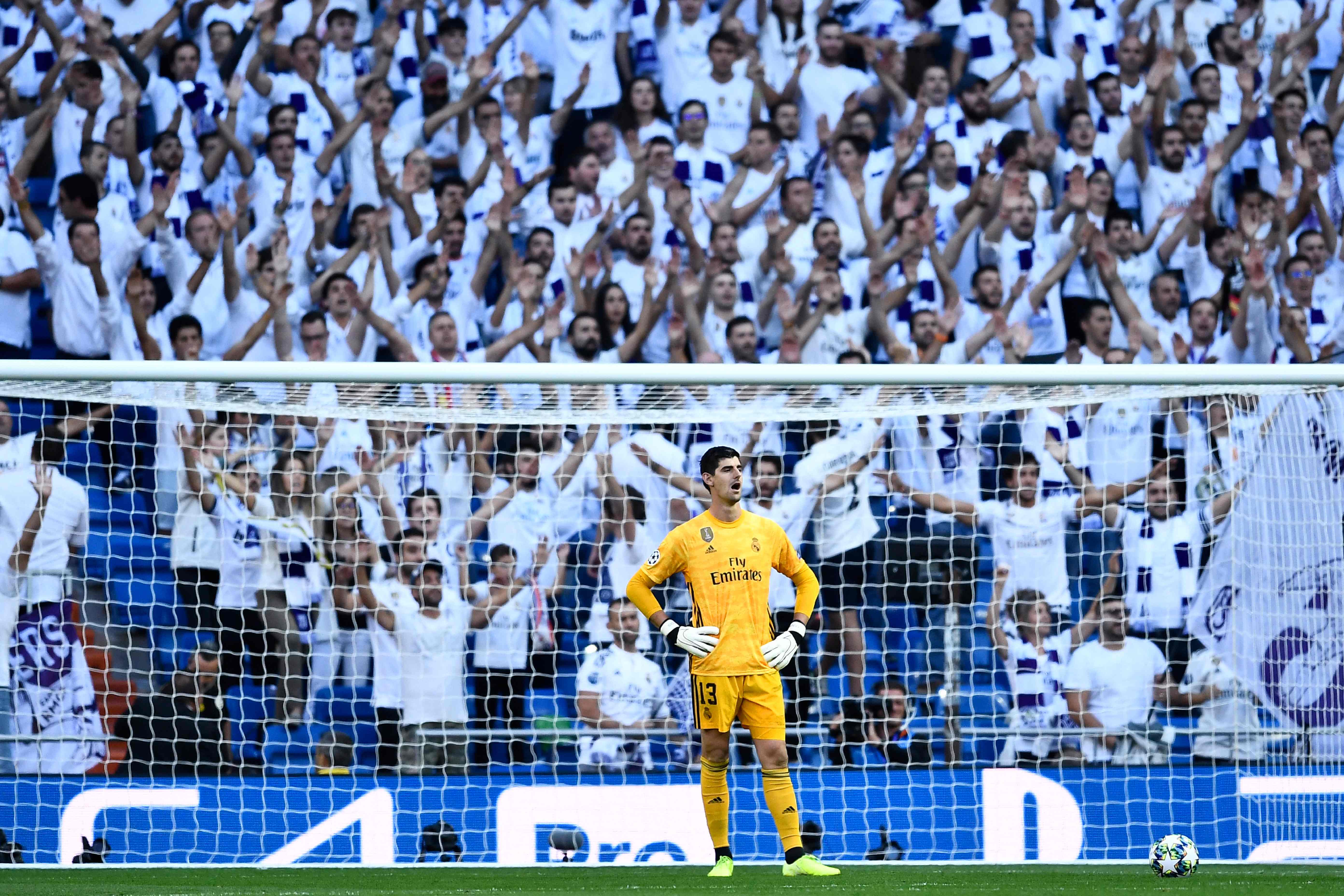 Thibaut Courtois no tuvo su mejor partido en el Bernabéu. (Foto Prensa Libre: AFP)