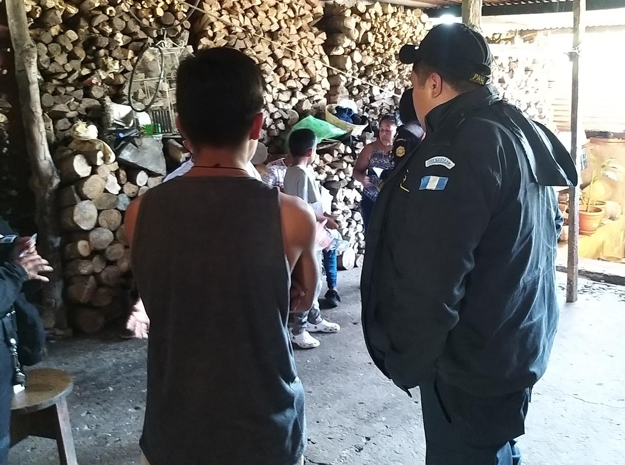 En Colomba, Quetzaltenango, la PNC detuvo a varios integrantes de la Mara Salvatrucha MS-13. (Foto Prensa Libre: PNC) 