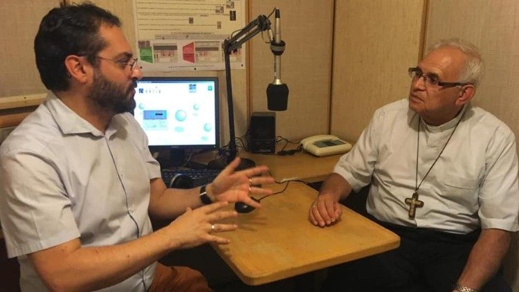 Monseñor Álvaro Ramazzini durante la entrevista en el Vaticano. (Foto Prensa Libre: Vatican News).