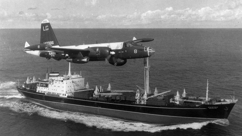 Los barcos soviéticos fueron puestos bajo vigilancia durante la crisis de los misiles de la Guerra Fría. GETTY IMAGES