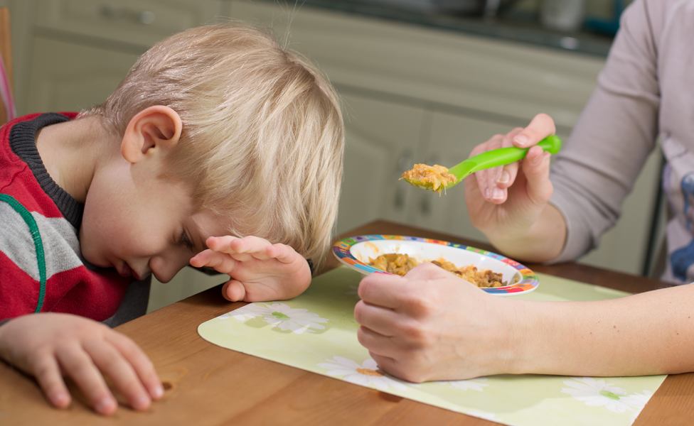 La Clínica de Niños Quisquillosos para Comer en el Hospital de Filadelfia entrenó a los propios padres a ser terapeutas de sus hijos. GETTY IMAGES