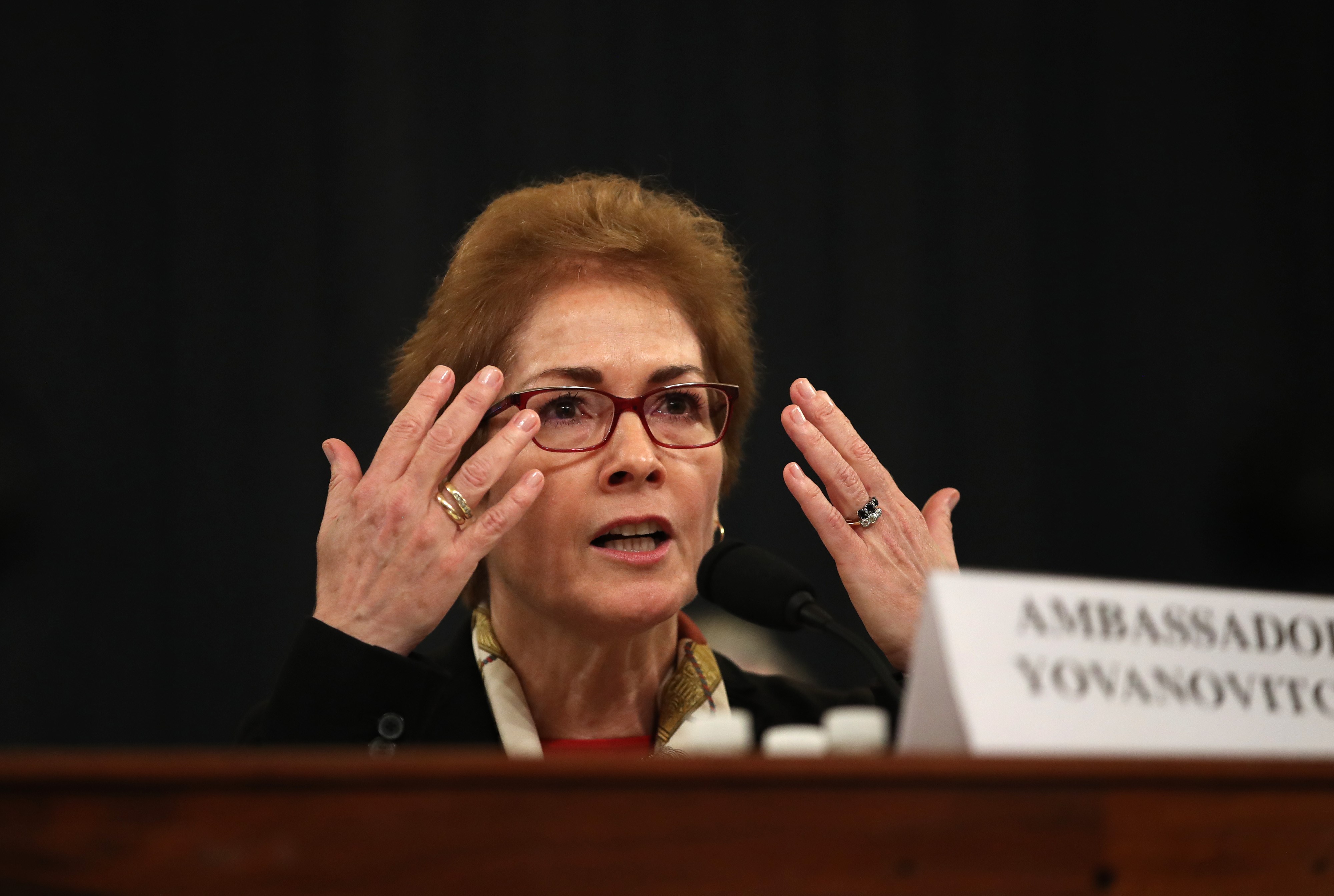 Marie Yovanovitch presentó uno de los testimonios en el caso que involucra al presidente Donald Trump. (Foto Prensa Libre: AFP)