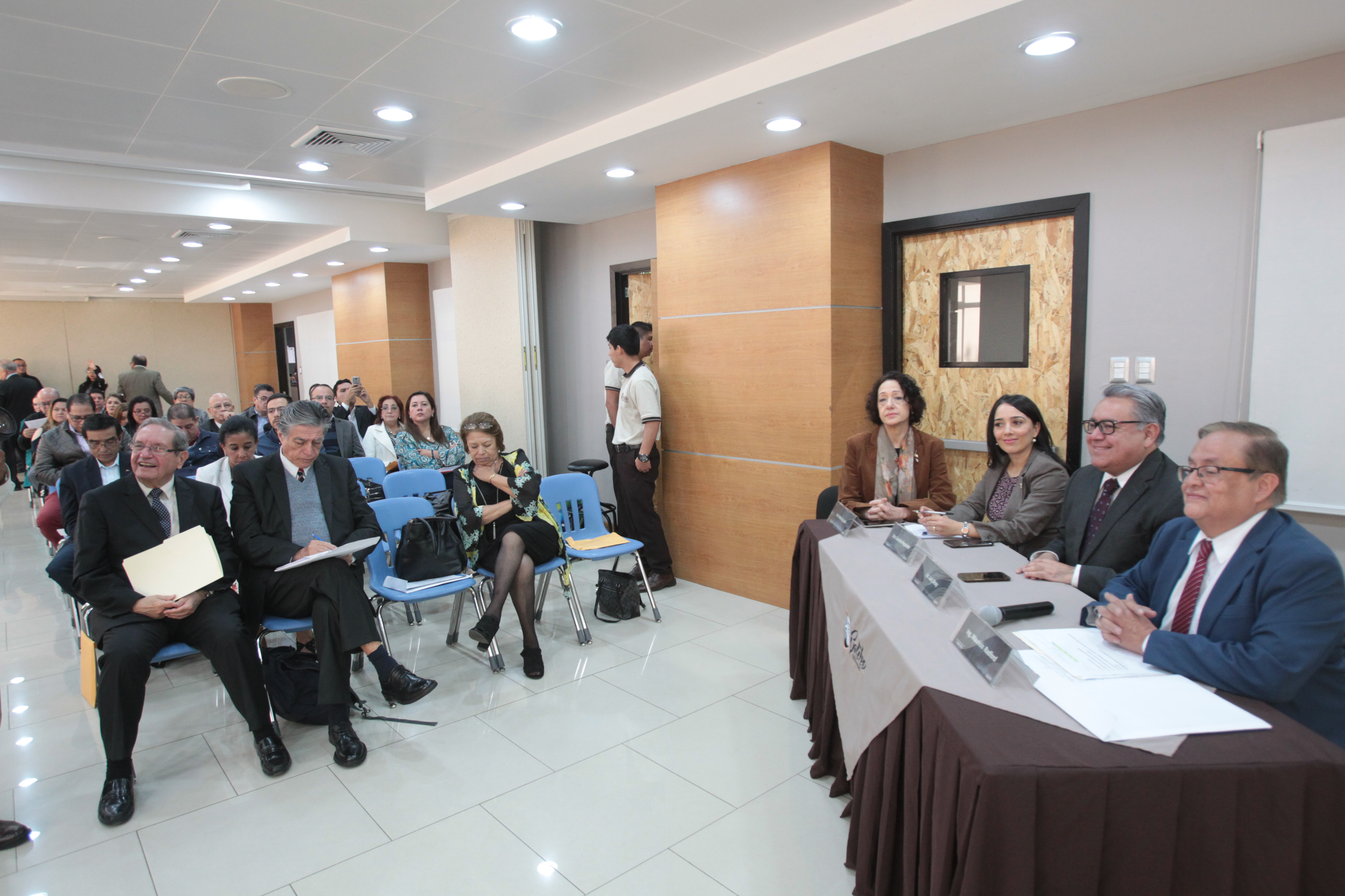 El V Foro de Desarrollo Sostenible se desarrolló en las instalaciones de la Universidad Galileo. Foto Prensa Libre: Norvin Mendoza