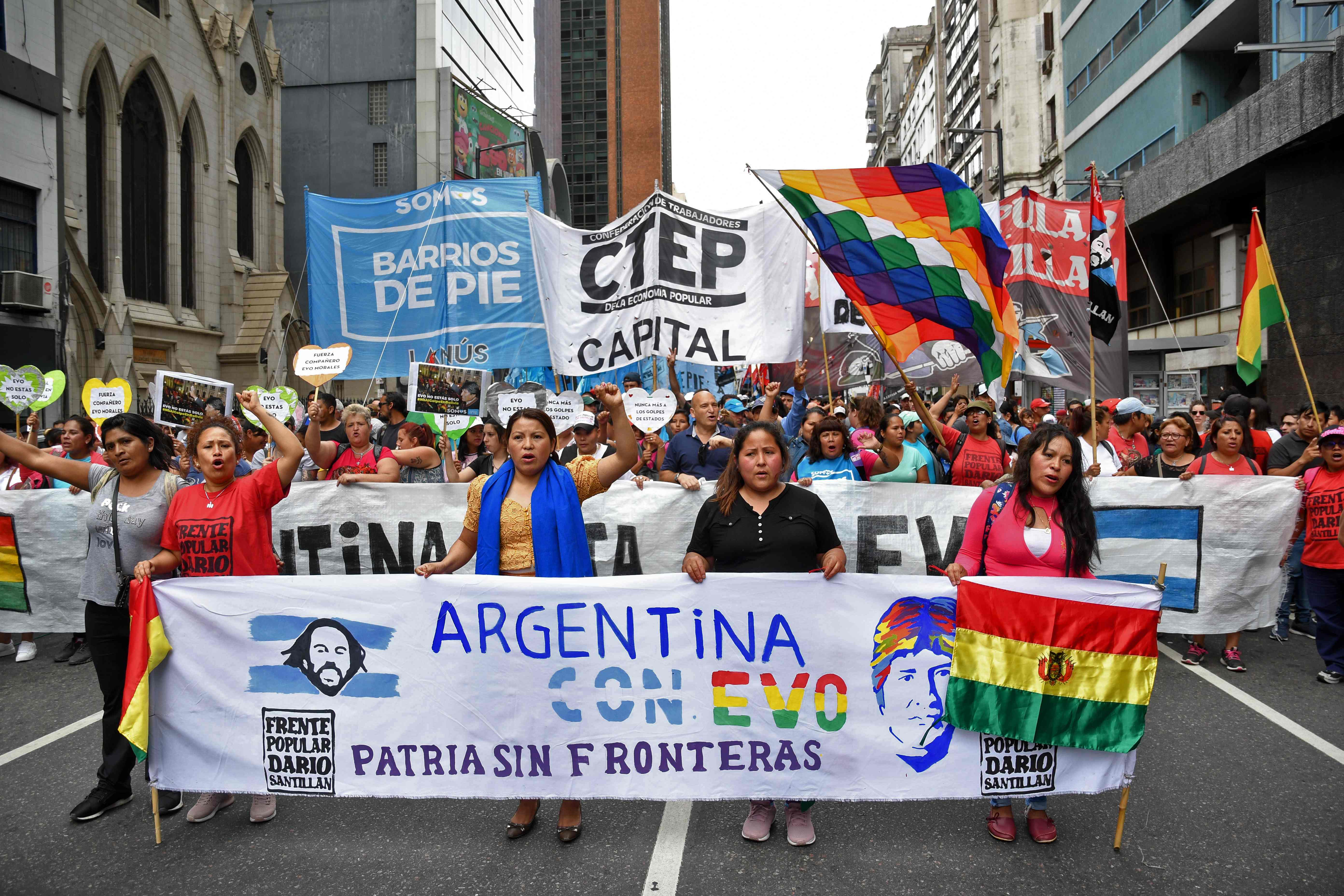 La renuncia de Evo Morales a la Presidencia de Bolivia agudizó la crisis política, económica y social que vie América Latina. (Foto Prensa LIbre: AFP)