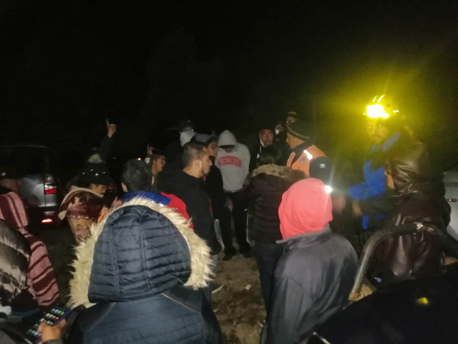 Diferentes instituciones buscan a la joven desaparecida en el volcán Santa María y quien visitó el lugar junto a 11 personas más, pero sin un guía. (Foto Prensa Libre: cortesía Conred) 