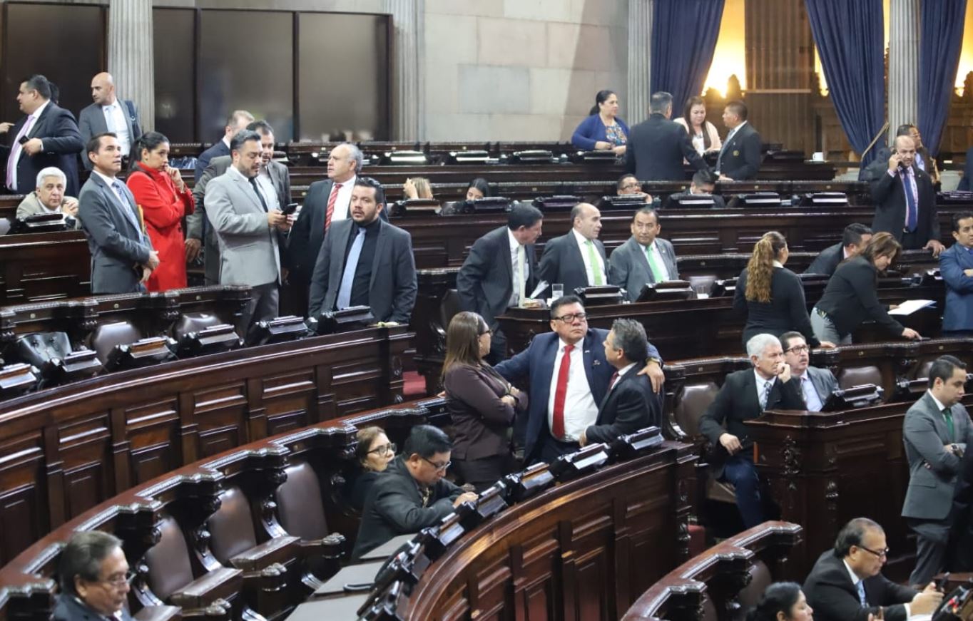 Los diputados lograron 80 votos para conocer el presupuesto en tercera lectura, pero no consiguieron la misma cantidad para aprobarlo. (Foto Prensa Libre: Congreso)