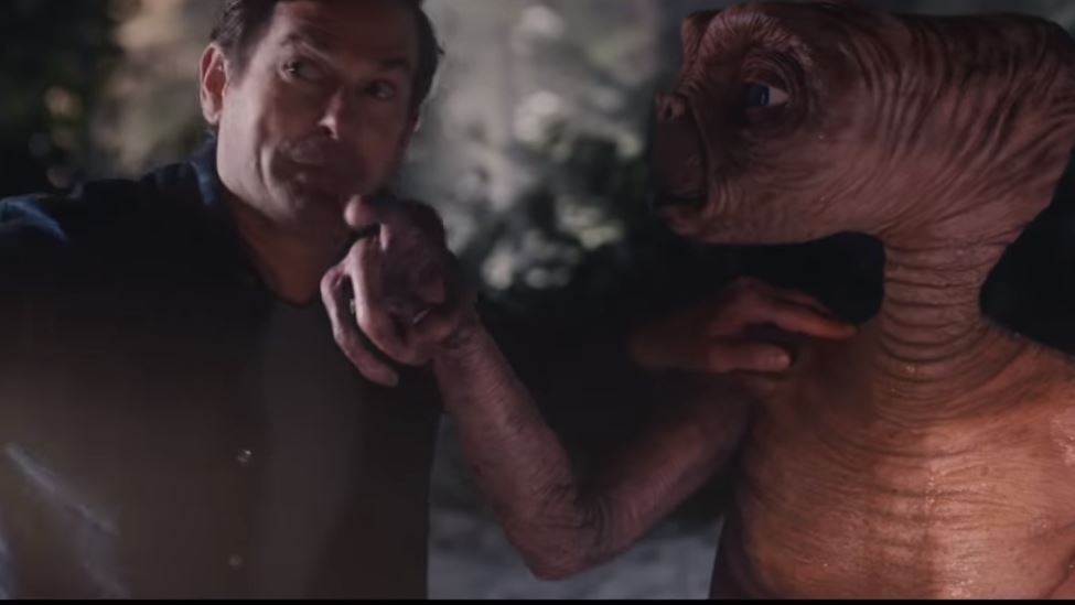 Elliott y E.T. se reencuentran en un cortometraje. (Foto Prensa Libre: Tomada del cortometraje). 