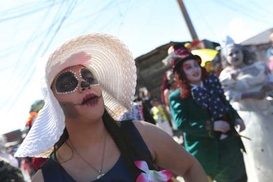 Los vecinos de Santa Catarina Pinula ofrecen el Convite a Santa Catalina de Alejandría, patrona del municipio. Foto Prensa Libre: Óscar Rivas