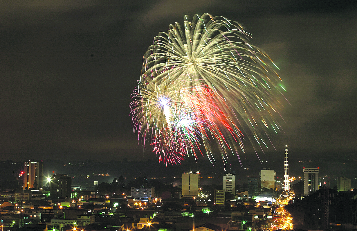 El Show de Luces Campero 2019 incluirá la impresión de letras en el cielo.