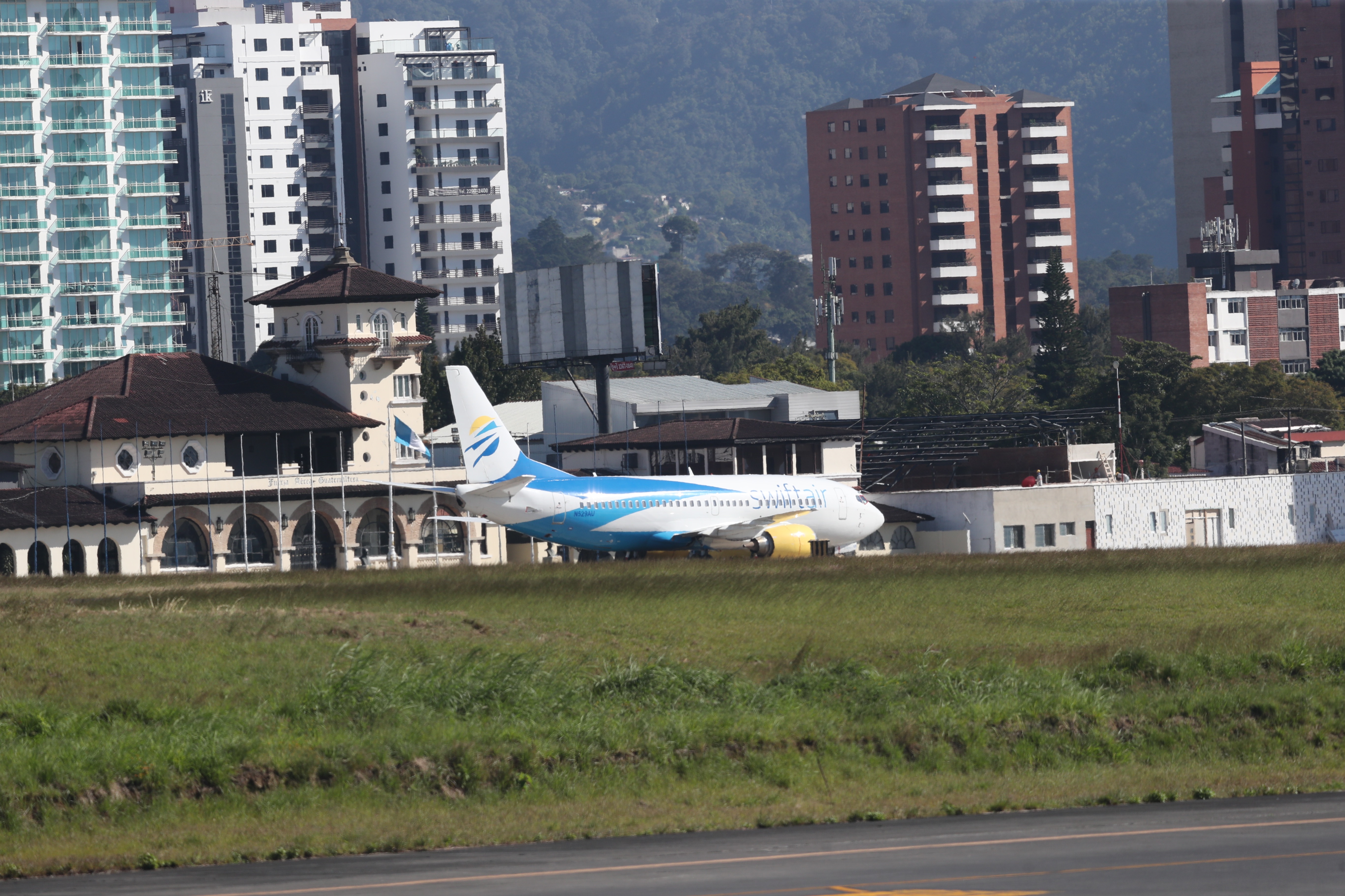 La aerolínea Frontier Airlines llegará al país en abril del 2020 con vuelos a bajo costo hacia Estados Unidos. (Foto Prensa Libre: Hemeroteca)