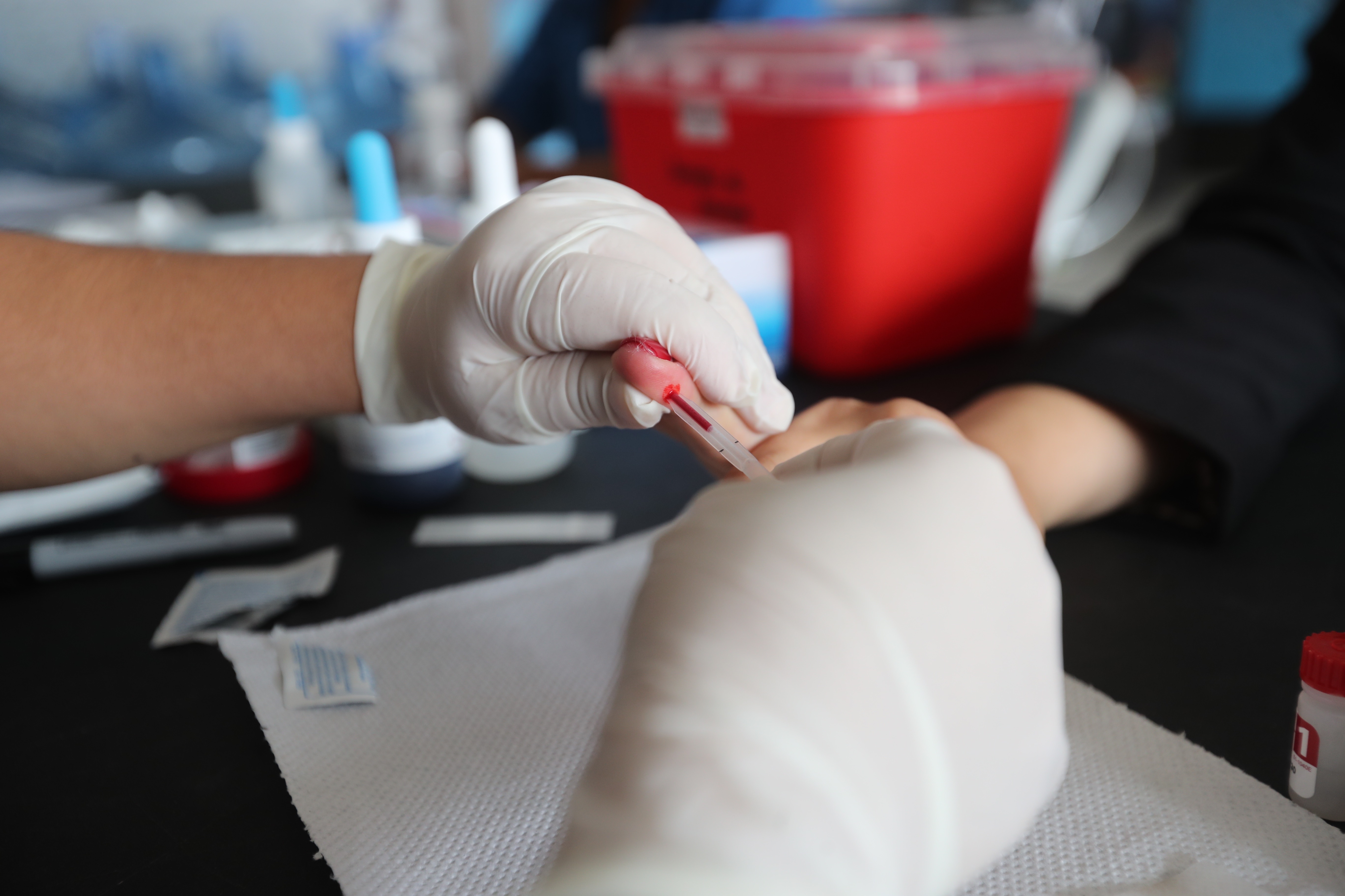 Por el Día Mundial del Sida se realizaron pruebas gratis del VIH en el Hospital San Juan de Dios. Foto Prensa Libre: Erick Avila