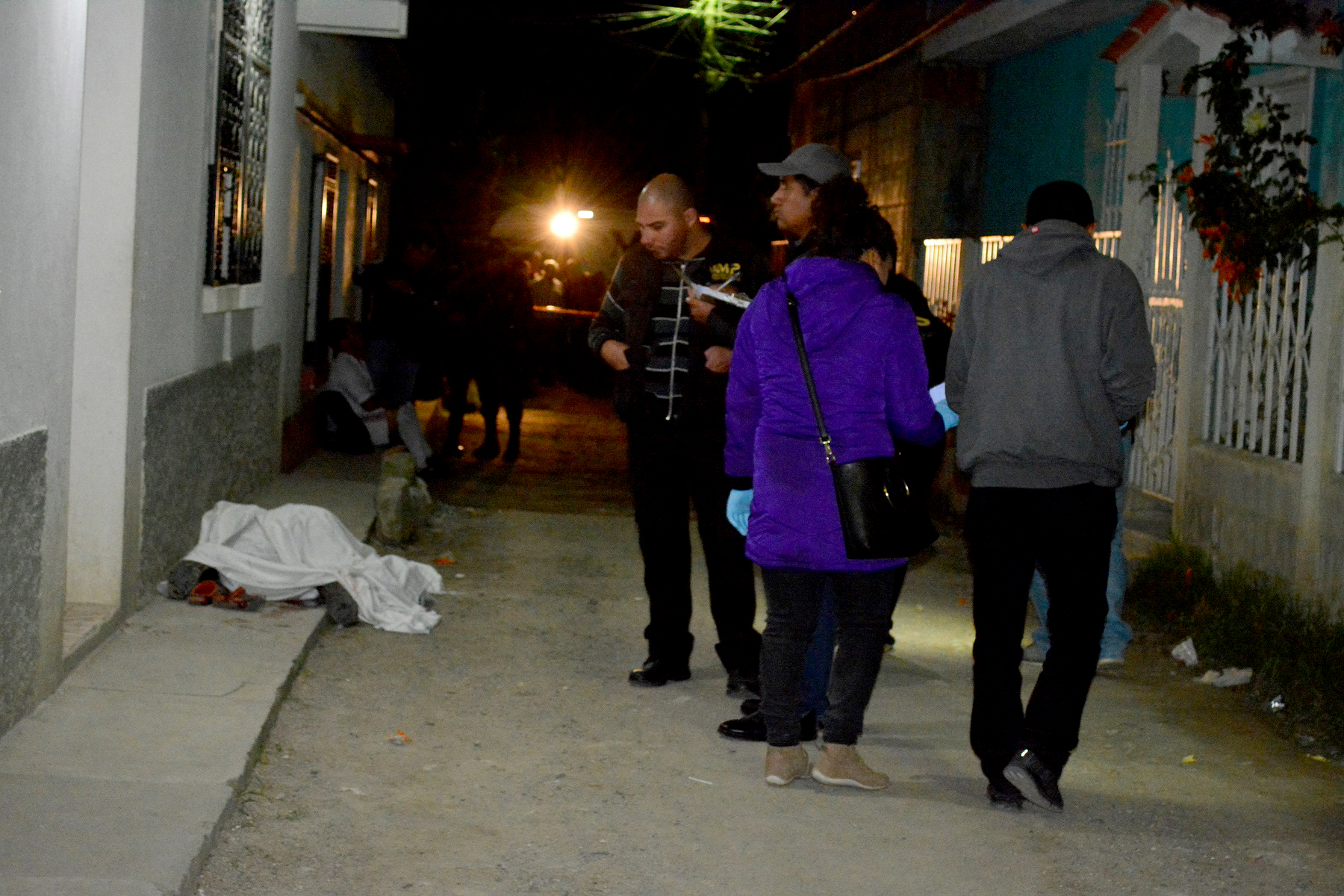 En la zona 8 Huehuetenango una madre y su hija de tres años perdieron la vida a balazos durante octubre, por este caso dos hombres fueron detenidos. (Foto Prensa Libre: Mike Castillo)