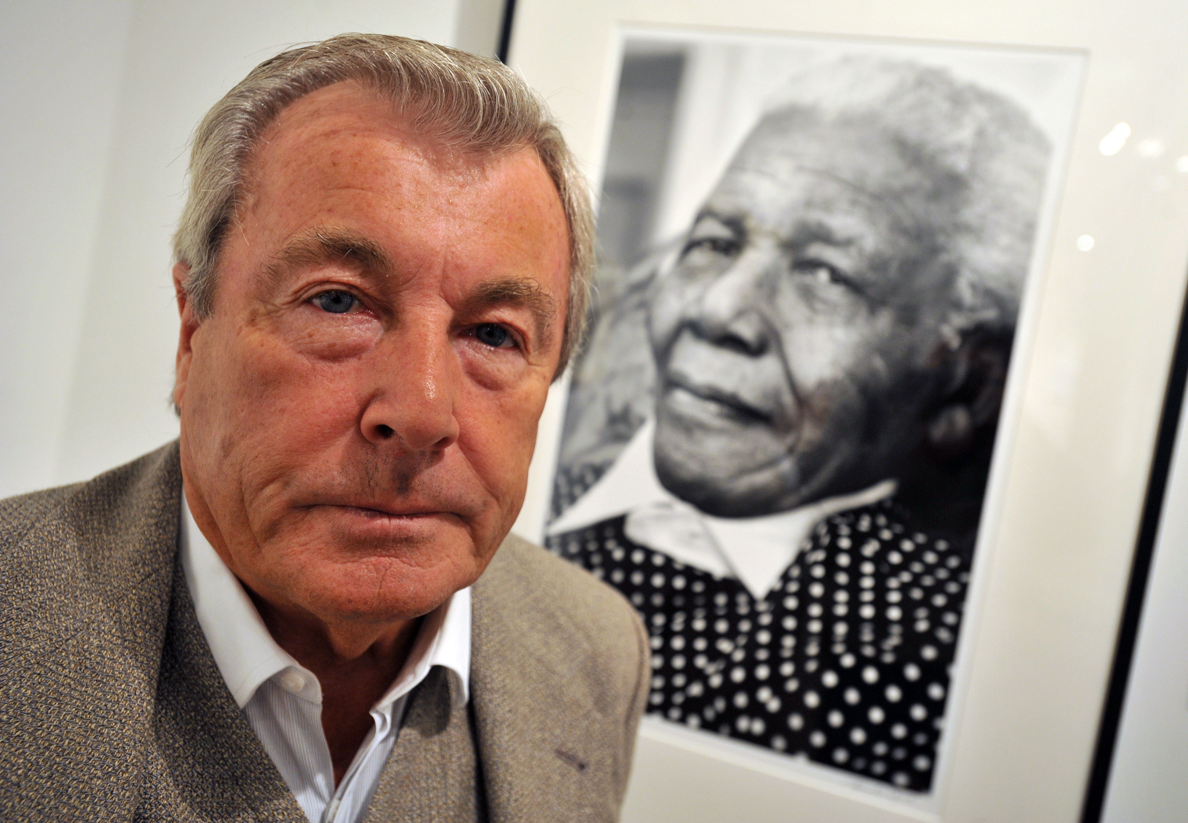 El británico Terry O'Neill fotografió a celebridades y personalidades políticas, como Nelson Mandela. (Foto Prensa Libre: EFE). 