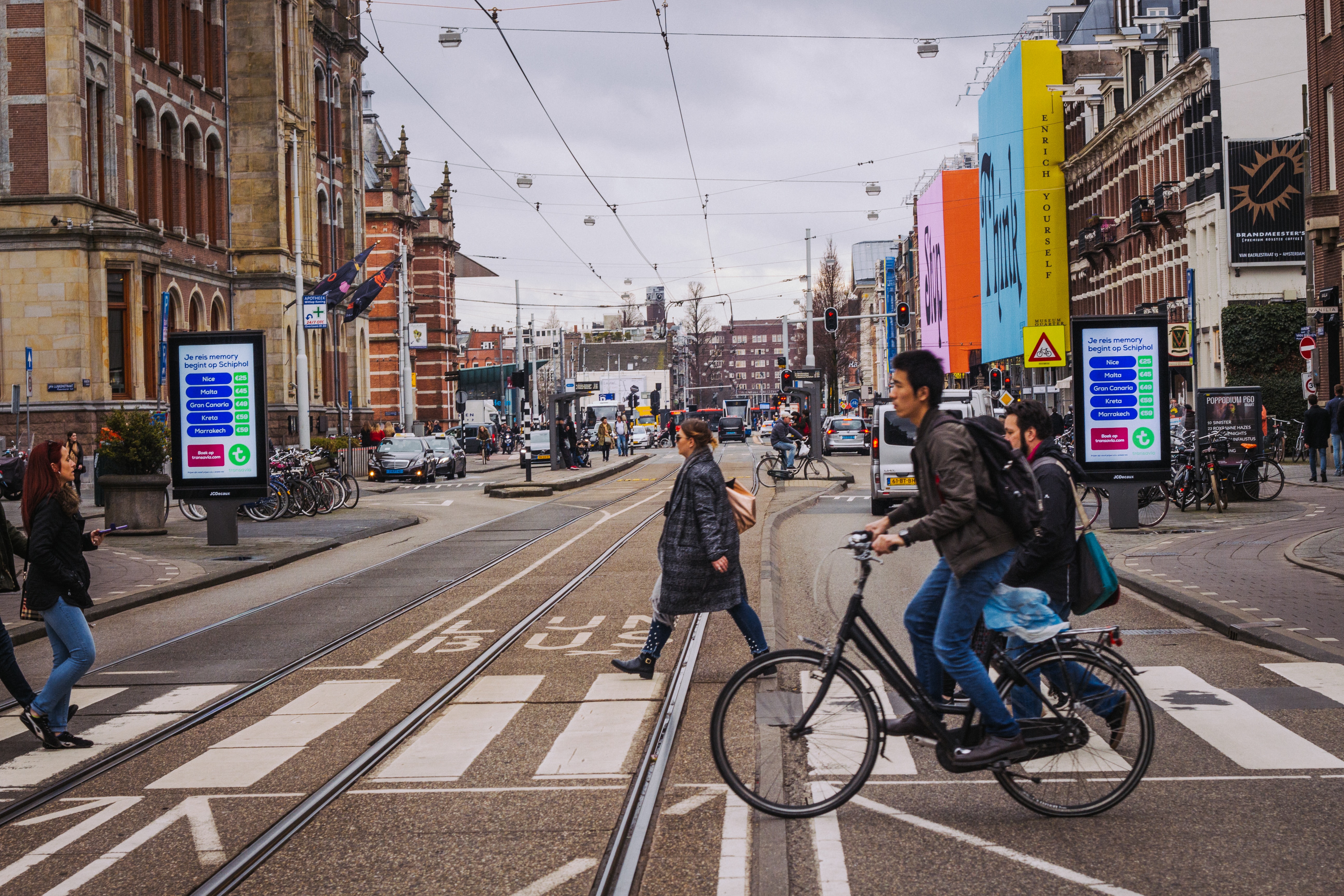 Un informe de la OMS pide garantizar en las ciudades transportes públicos. (Foto Prensa Libre: Unsplash)