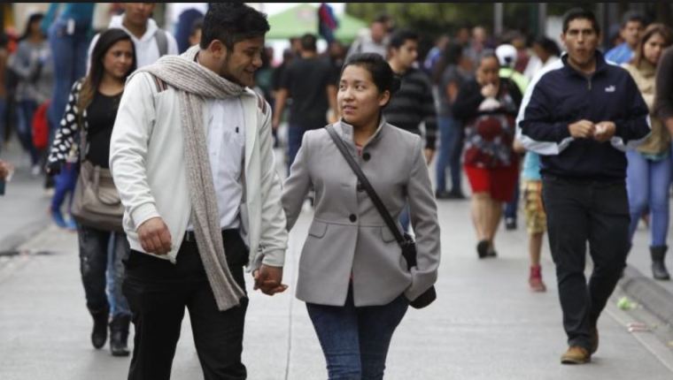 La recomendación de Conred es salir abrigado para evitar enfermedades. (Foto Prensa Libre: Hemeroteca PL)