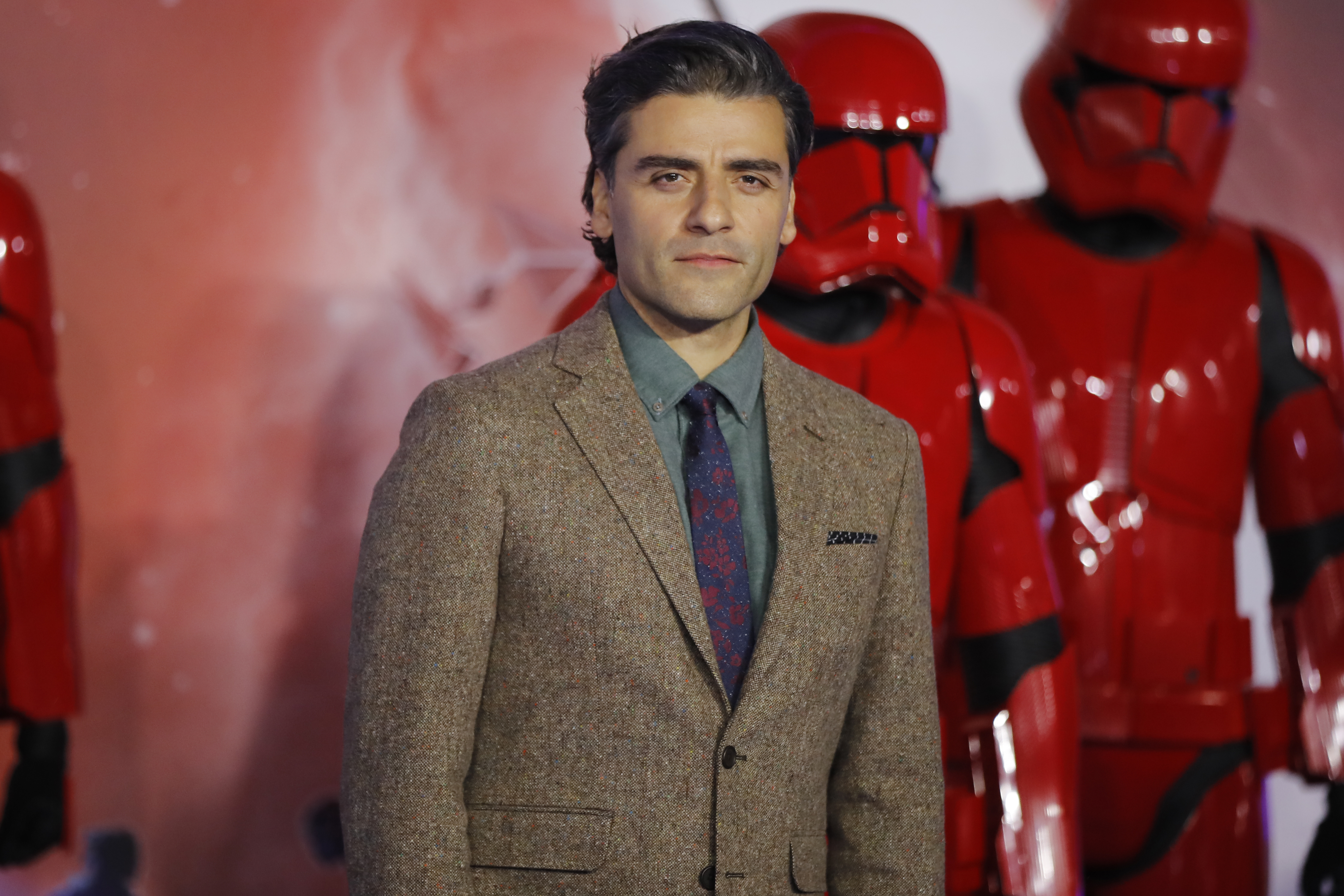 Óscar Isaac durante la premier de Star Wars: The Rise of Skywalker, en Lóndres,  el 18 de diciembre pasado.  (Foto Prensa LIbre:  AKMEN / AFP)