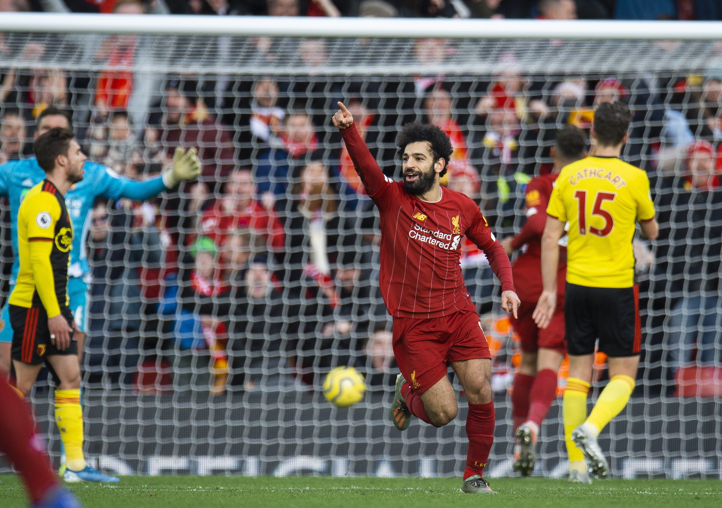 Mohamed Salah  celebra la primera anotación en el triunfo del  Liverpool fremte al Watford en la  Premier League. (Foto Prensa Libre: EFE).