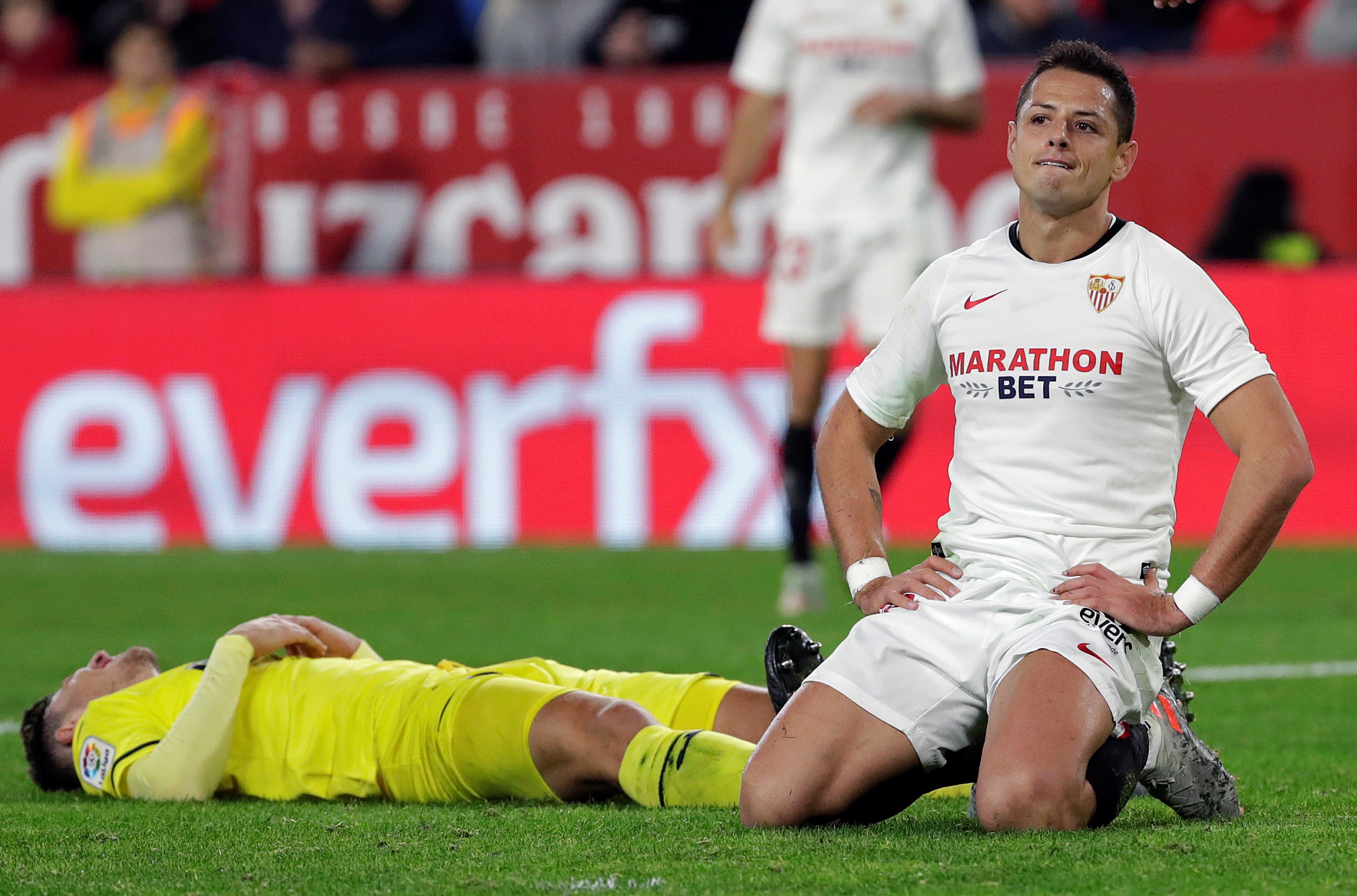 El delantero mexicano del Sevilla Javier 'Chicharito' Hernández, cerca de llegar a la MLS. (Foto Prensa Libre: EFE)