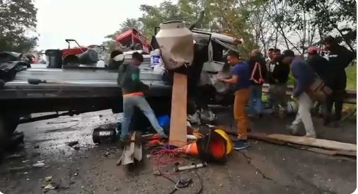 Accidente en el kilómetro 215 de la ruta al Atlántico. (Foto Prensa Libre: Provial). 