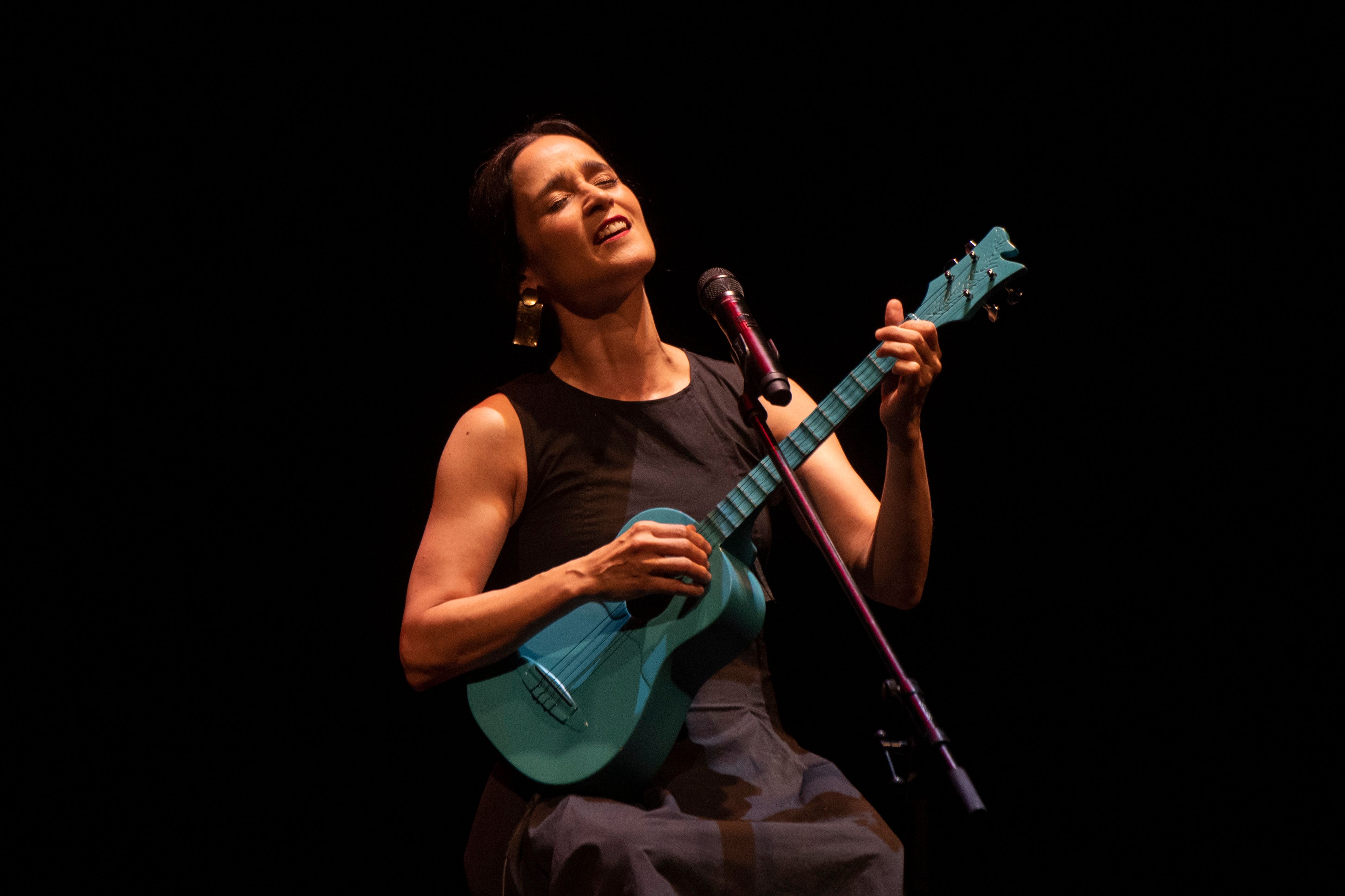 Julieta Venegas junto a otros artistas estarán en este festival argentino de rock en línea. Foto Prensa Libre: archivo AFP