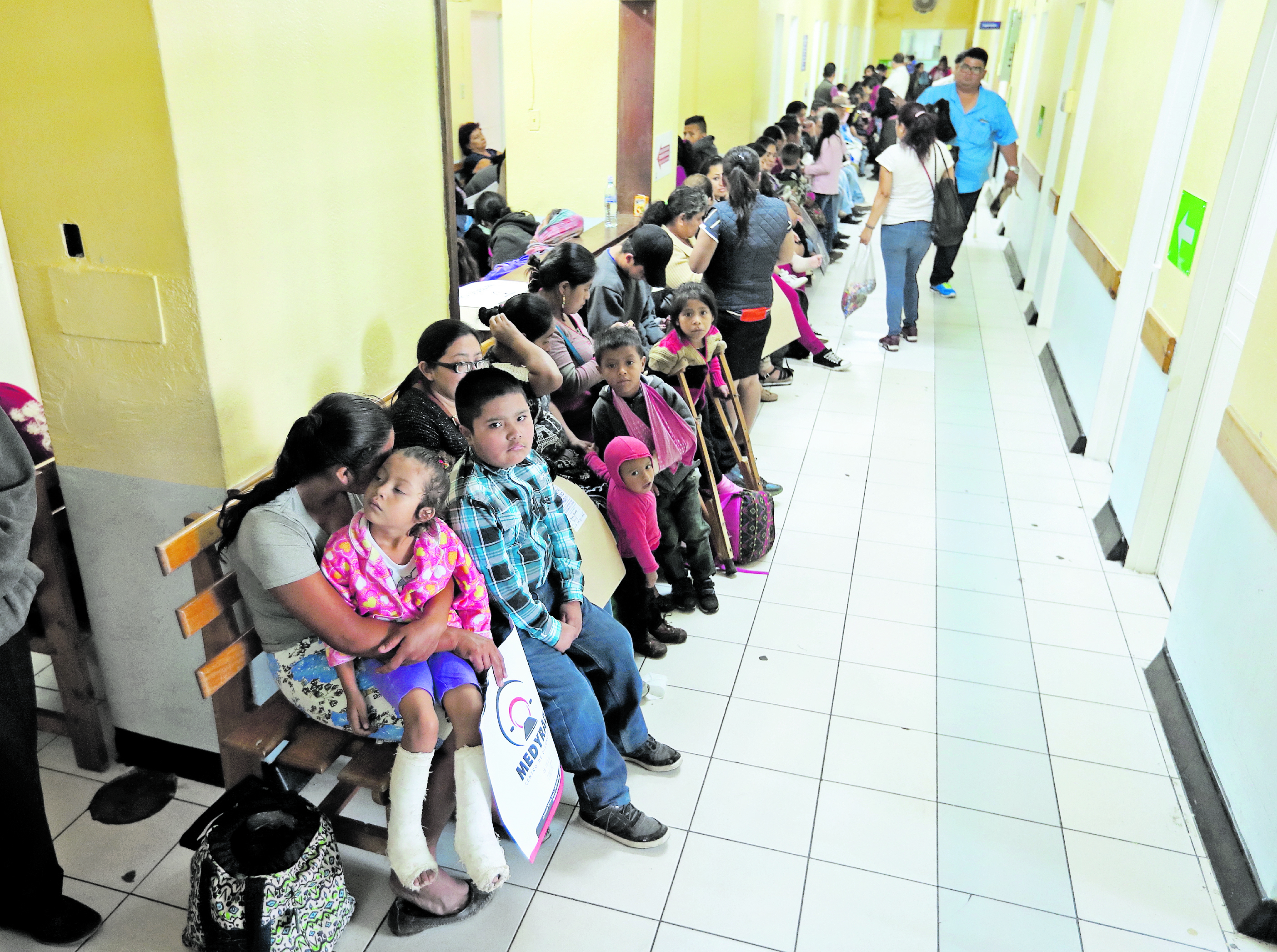 Parte del préstamo del BID es para mejorar red del sistema de salud, cuya cobertura es ineficiente. (Foto Prensa Libre: Hemeroteca PL) 