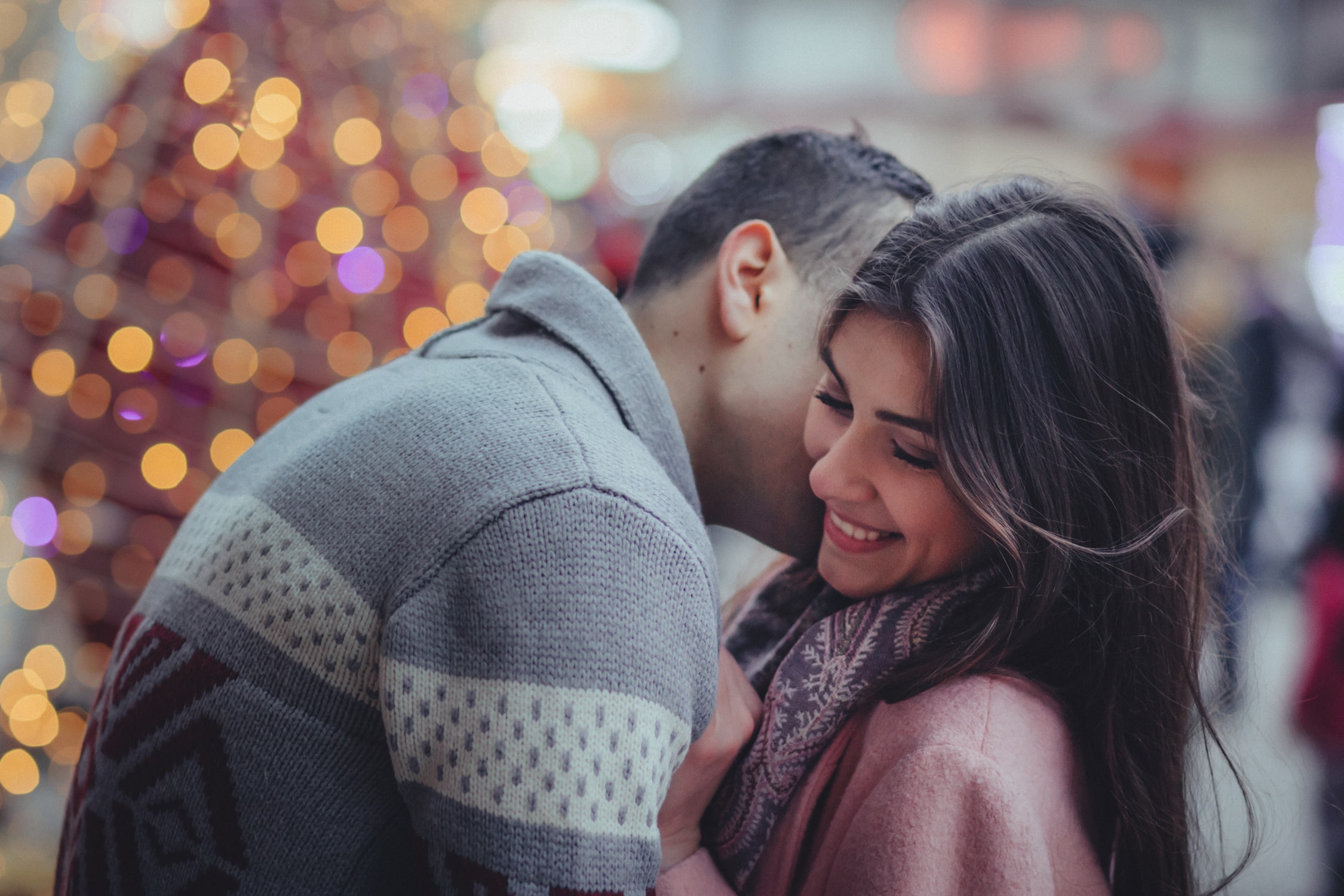 En esta época de compartir, disfrute al lado de su pareja y sus seres queridos de la mejor manera. (Foto Prensa Libre: Servicios)