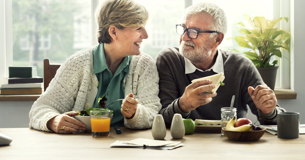 Ocupe su tiempo con actividades productivas. ¡Conserve una actitud positiva! (Foto Prensa Libre: Shutterstock)