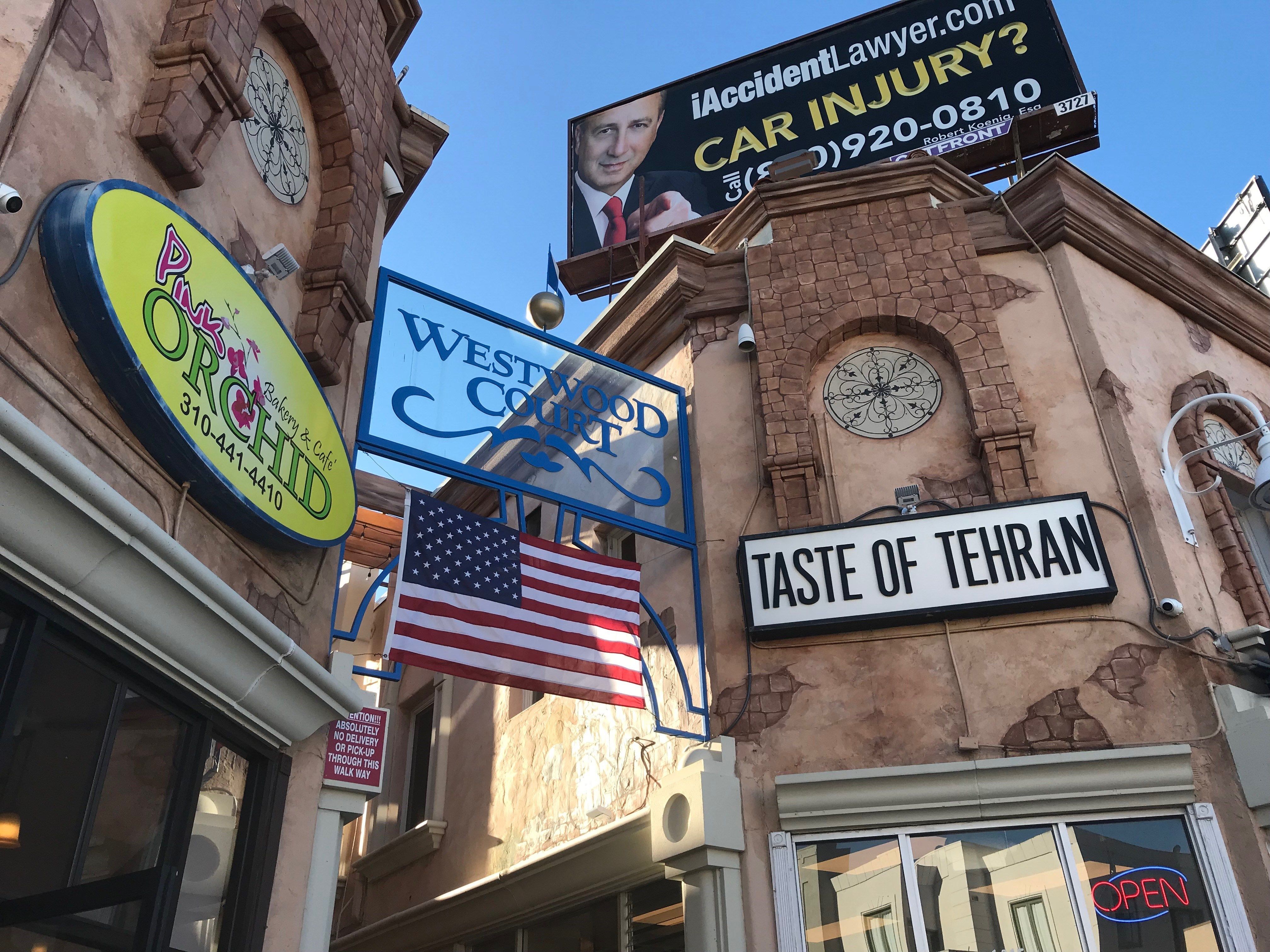 Vista general del vecindario de Tehrangeles, el mayor asentamiento de iraníes en Estados Unidos, ubicado en el oeste de la ciudad de Los Ángeles, California. (Foto Prensa Libre: EFE)