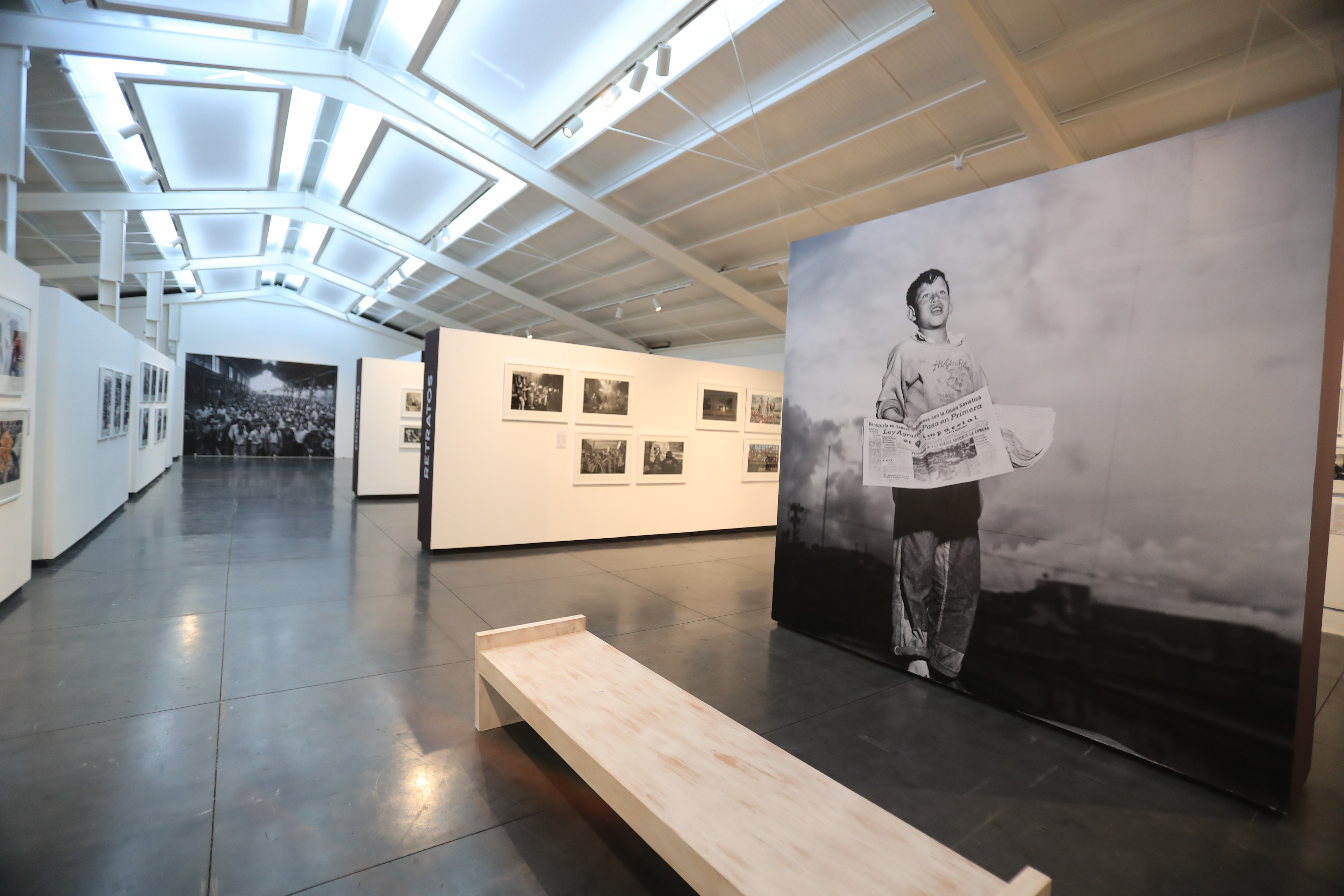 La Fototeca Guatemala, del Centro de Investigaciones Regionales de Mesoamérica (Cirma) cumple 40 años y celebra con una exposición que muestra parte de sus materiales más impresionantes, una selección entre más de un millón de fotografías. (Foto Prensa Libre: 
Juan Diego González)