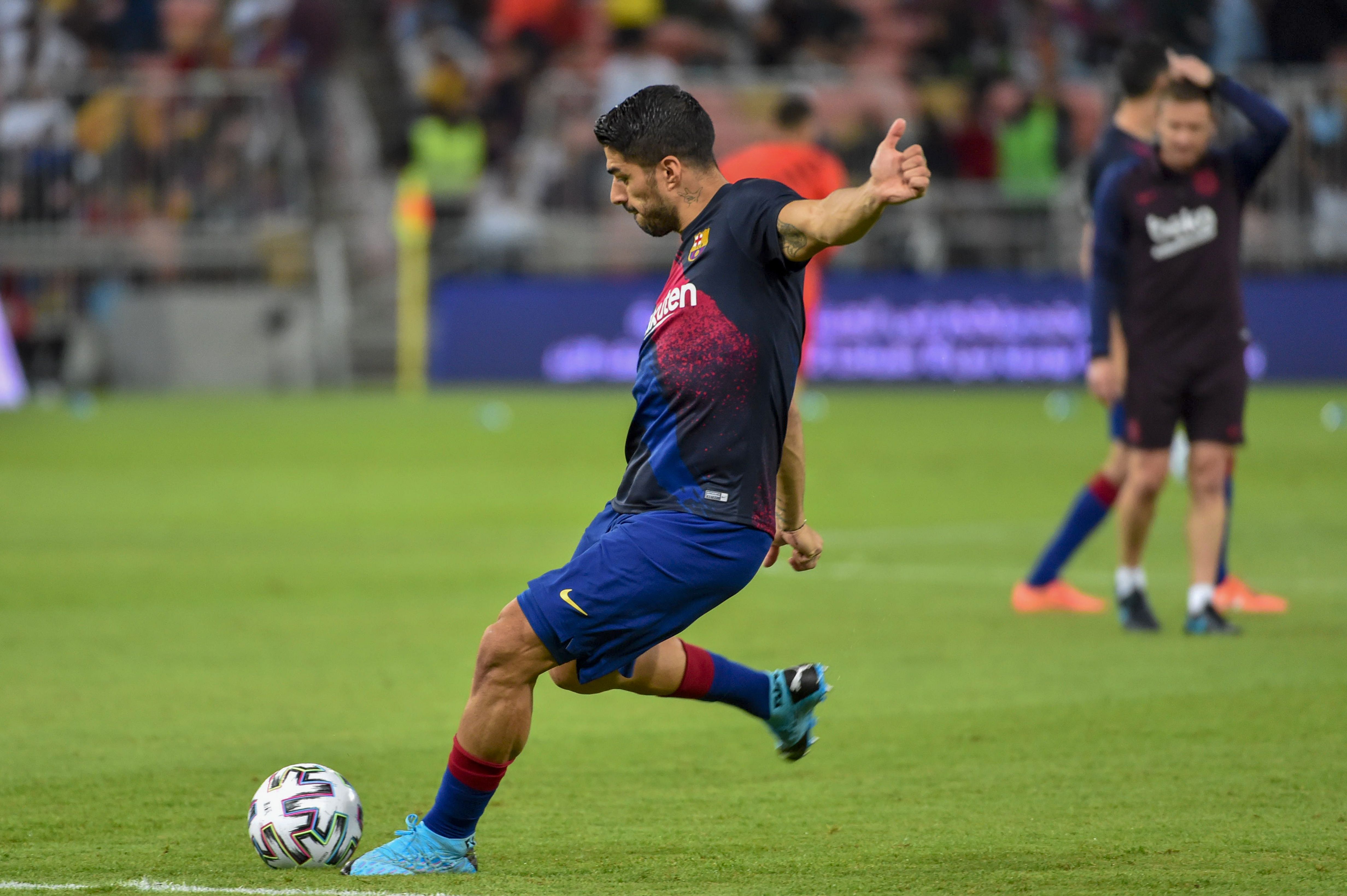 El delantero uruguayo del FC Barcelona, Luis Suárez, se recupera de una operación. (Foto Prensa Libre: AFP)