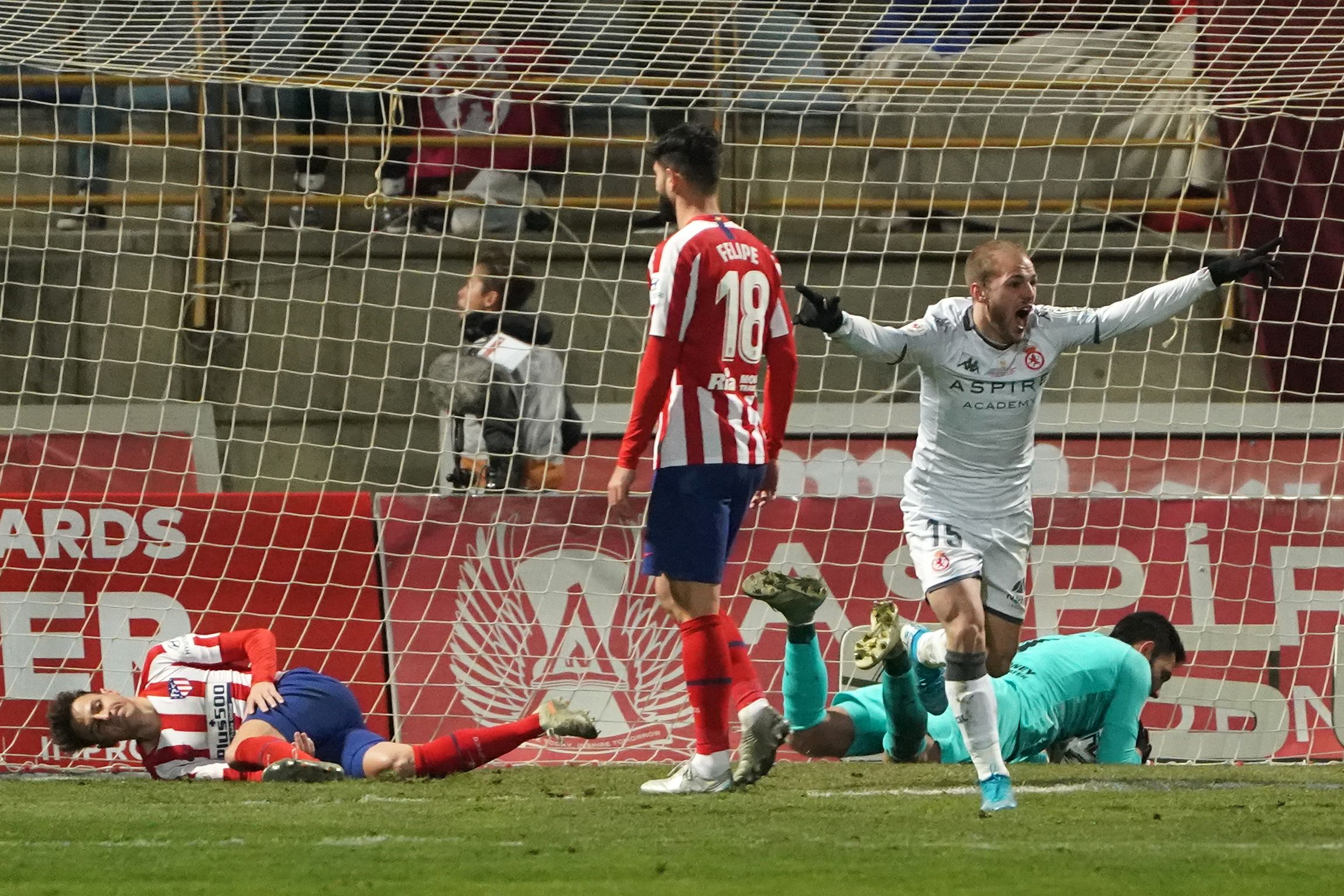 La Cultural Leonesa le dio una dura bofetada al Atlético Madrid  en la Copa del Rey. (Foto Prensa Libre: AFP)