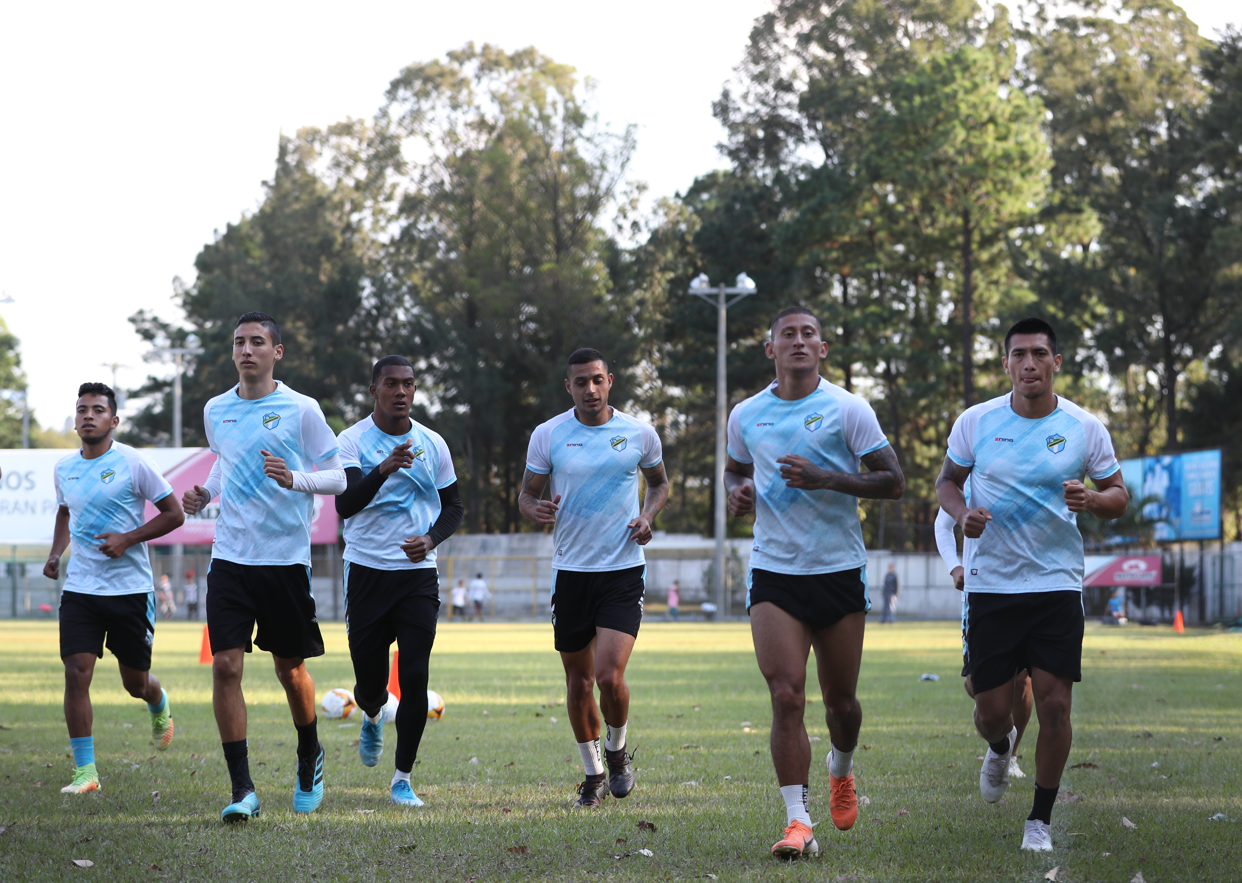 Entrenamiento de Comunicaciones, previo al Clásico 311. (Foto Prensa Libre: Francisco Sánchez)