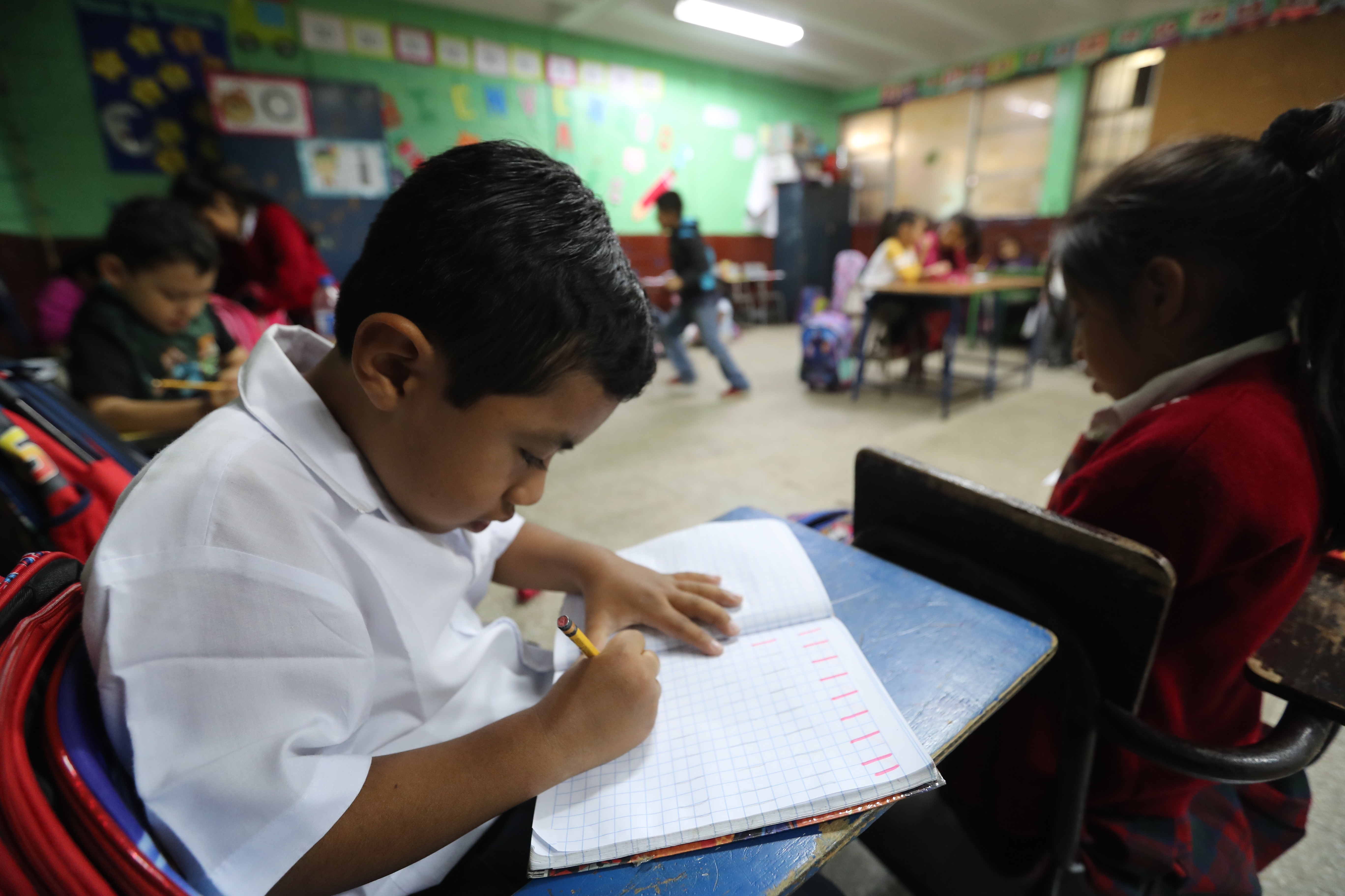 Los cambios en el Currículo Nacional Base para primaria quedan sin efecto, según disposición de las nuevas autoridades del Mineduc. (Foto Prensa Libre: Érick Ávila)