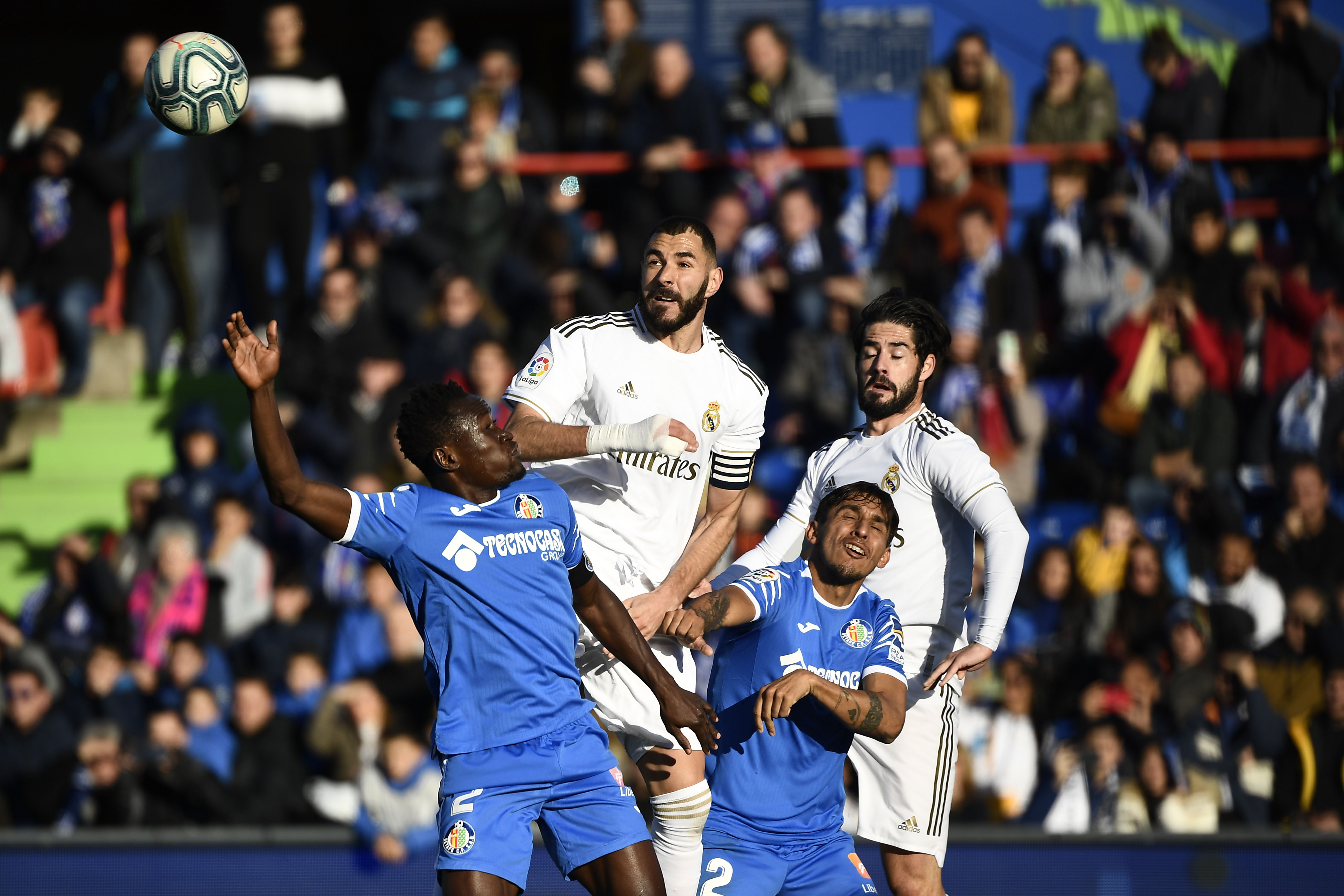 Acción del partido entre Getafe y Real Madrid. (Foto Prensa Libre: AFP)