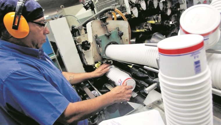 Las diferentes actividades industriales, de comercio y servicio deben presentar sus instrumentos ambientales o registros. (Foto, Prensa Libre: Hemeroteca PL).