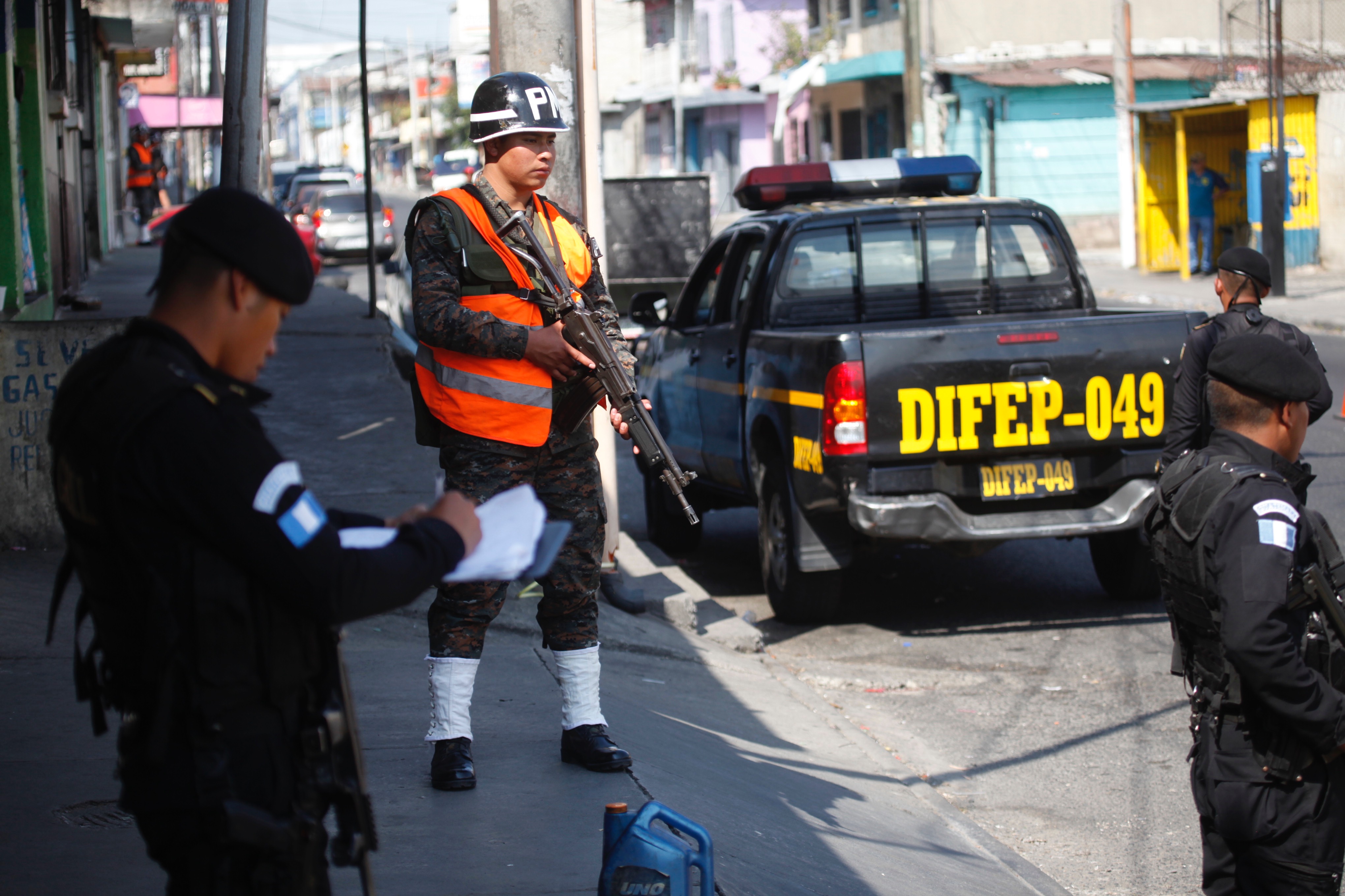 Puesto de registro en el mezquital por el estado de prevencin que puso el Presidente en Villa Nueva.

Noe Medina 26012020