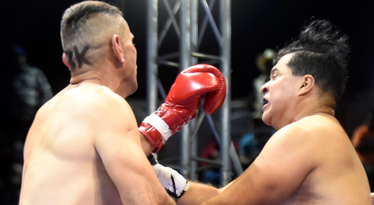 Esduin Javier "3 Kiebres", se enfrentó a Neto Bran, en una pelea de boxeo en Ipala en 2020 y que está en investigación del MP. (Foto Prensa Libre. Hemeroteca PL)