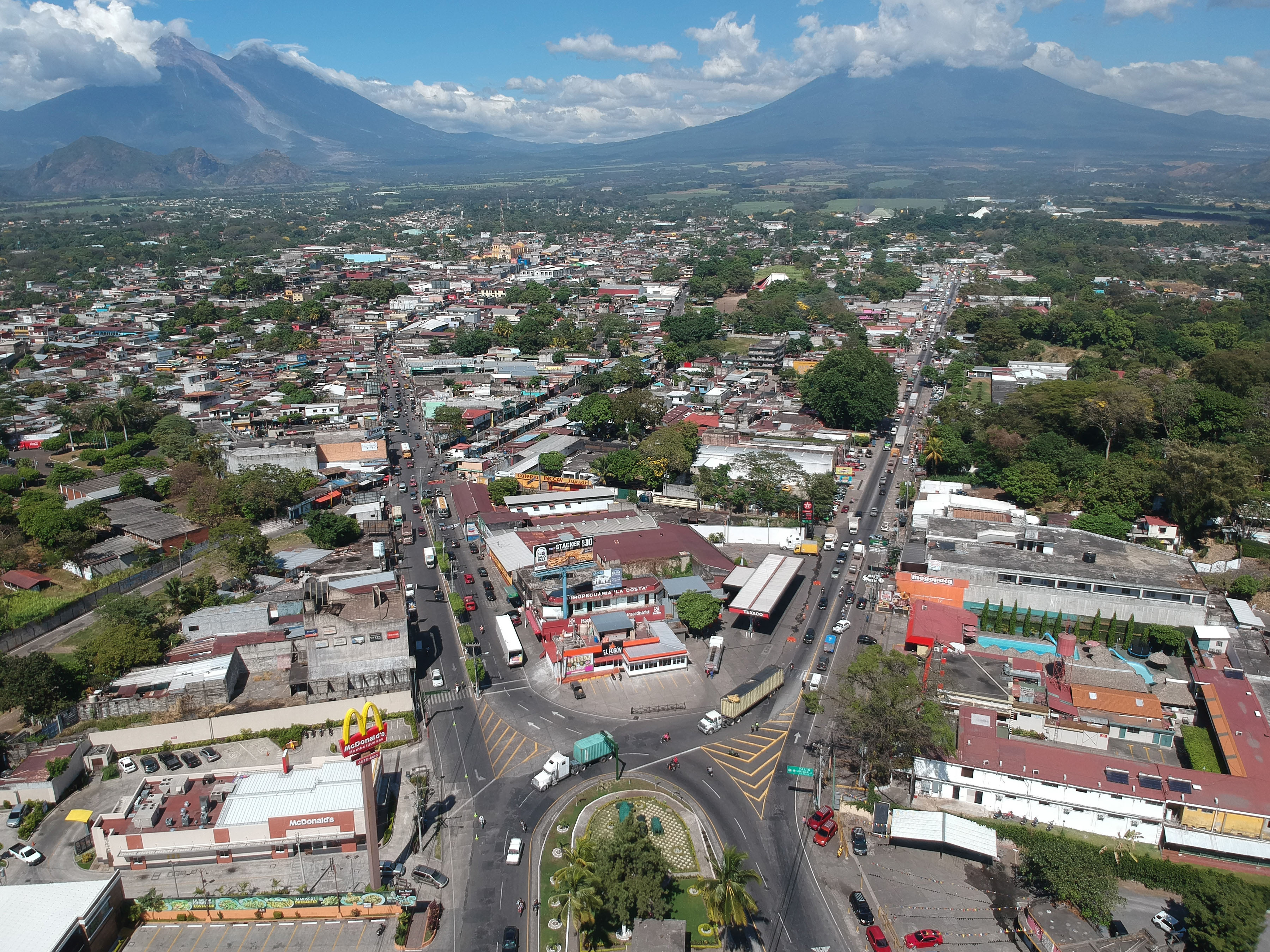 En su segundo periodo, Abraham Rivera, asegura que se enfocará en promover el desarrollo en Escuintla. (Foto Prensa Libre: Carlos Paredes)