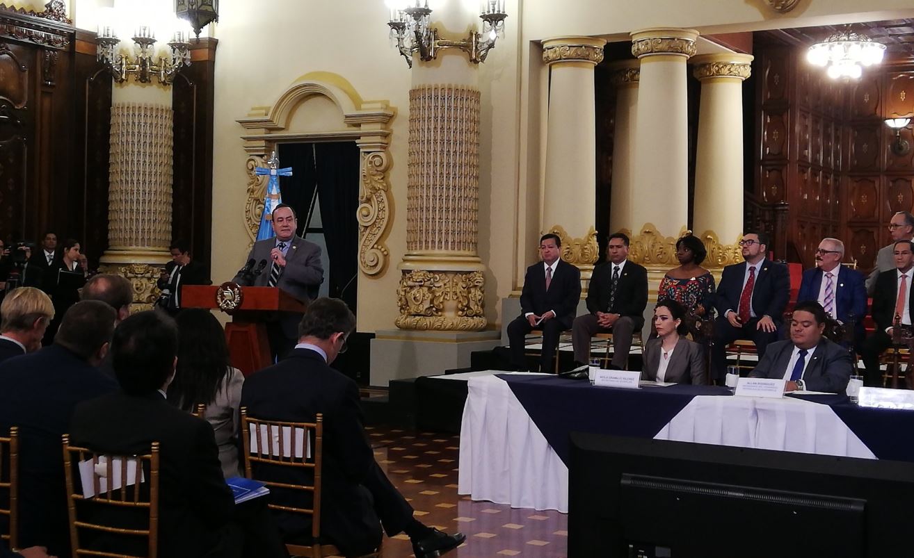 El presidente Alejandro Giammattei presentó los planes de gobierno. (Foto Prensa Libre: Andrea Orozco)