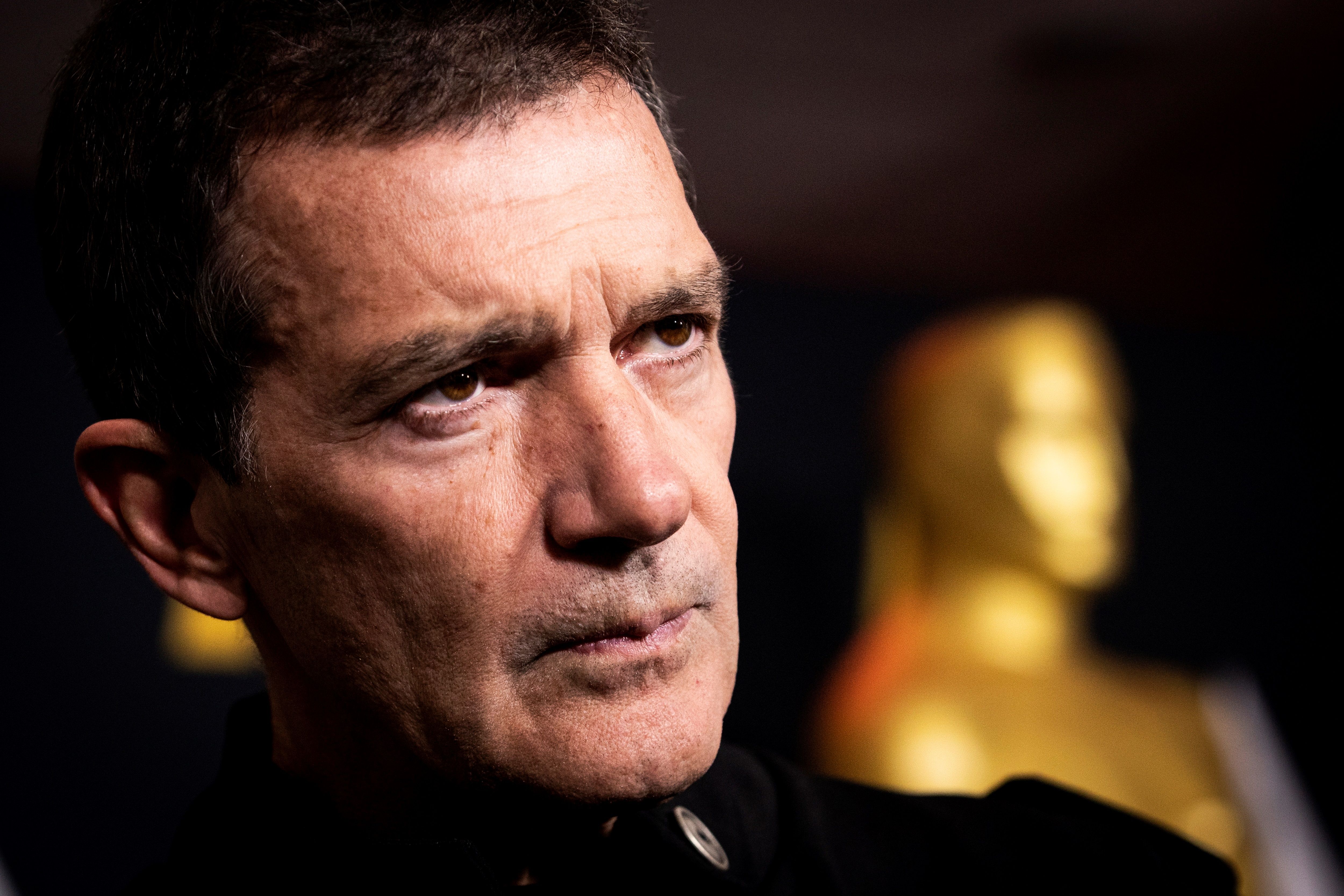 El actor español Antonio Banderas posa para los fotógrafos durante un evento de la Semana de los Premios Óscar,  en febrero del 2020. (Foto Prensa Libre: EFE)