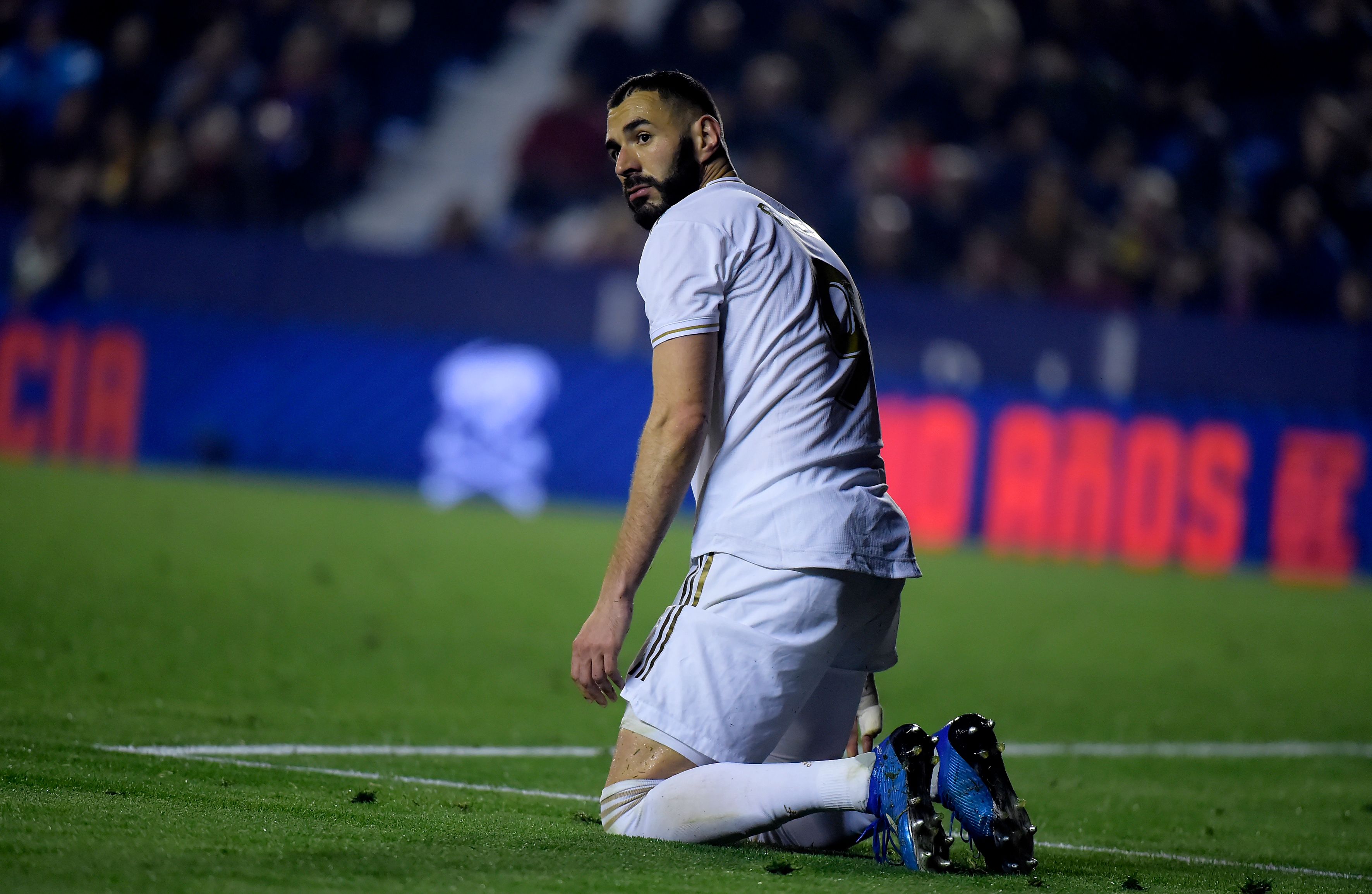 El delantero francés Karim Benzema no ha tenido la mejor temporada. (Foto Prensa Libre: AFP)