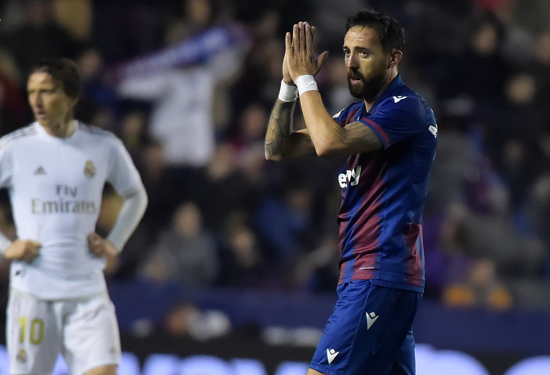 Jose Luis Morales celebra el gol del Levante frente al Real Madrid. (Foto Prensa Libre: AFP)