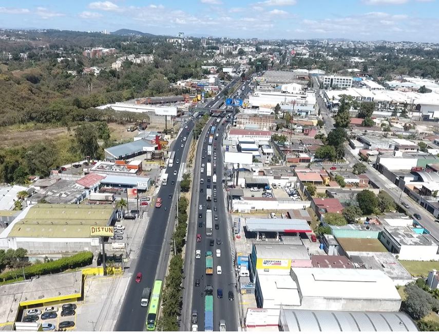 Calzada Aguilar Batres donde funcionará el carril a la inversa. (Foto Prensa Libre: Cortesía Amílcar Montejo).  