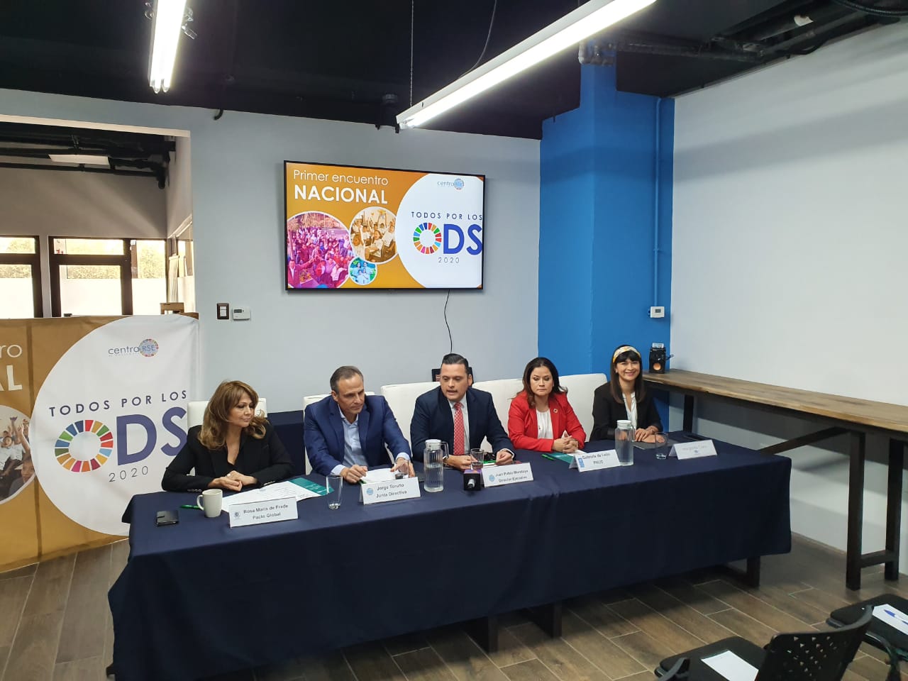 Empresarios, directivos y organizadores del Encuentro Todos por los ODS 2020. (Foto Prensa Libre: La Red)