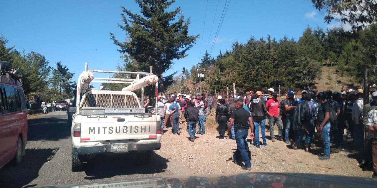 El proceso de regularización de servicios empezó este martes 18 de febrero en Santa María Xalapán, Jalapa. (Foto Prensa Libre: Cortesía)